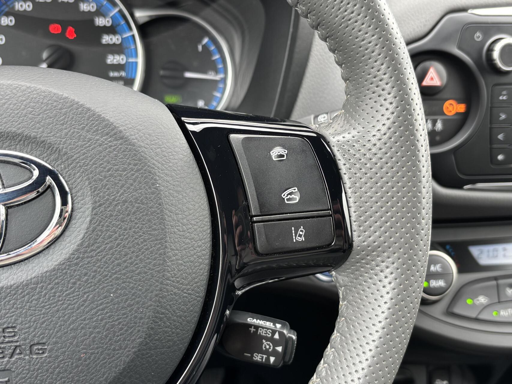 Foto van Toyota Toyota Yaris Hybrid
