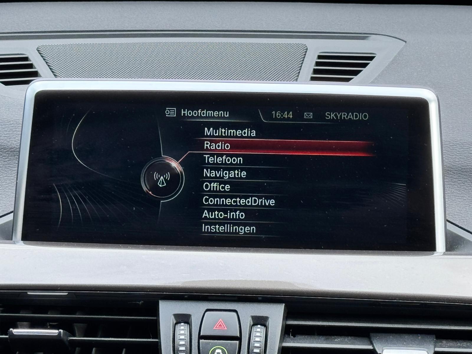 Foto van BMW X1 Sdrive18i
