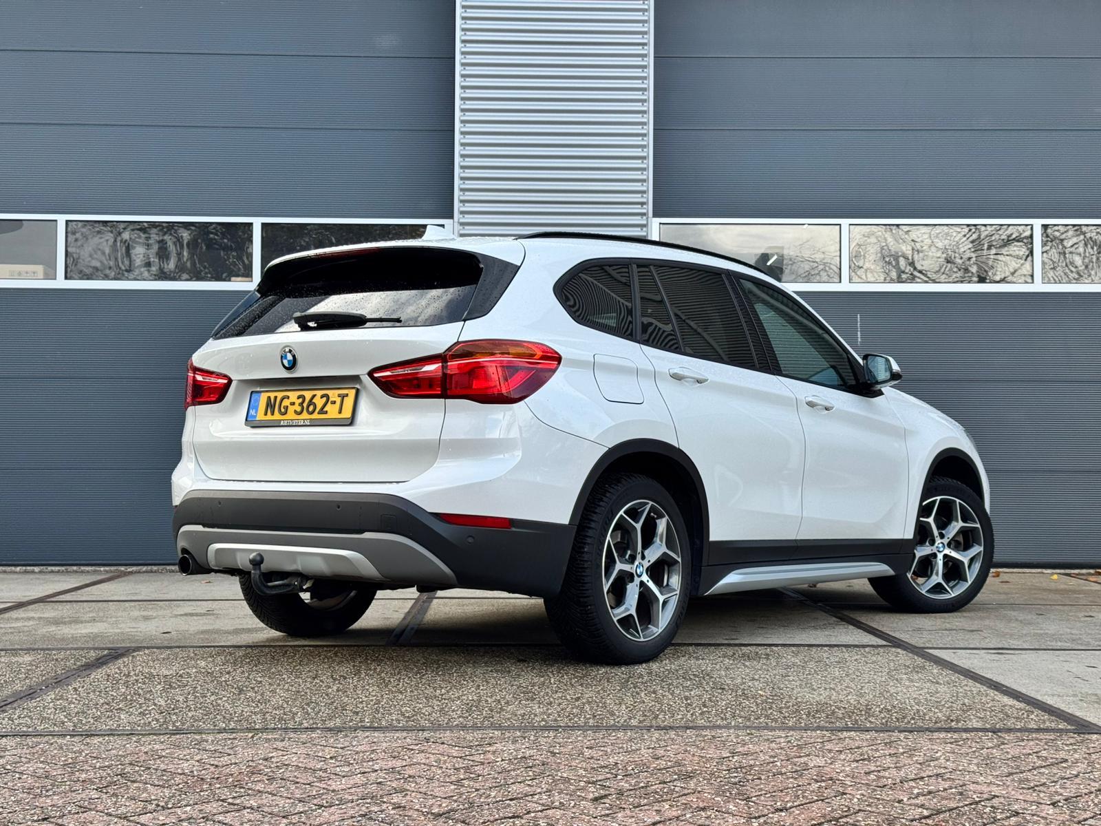 Foto van BMW X1 Sdrive18i