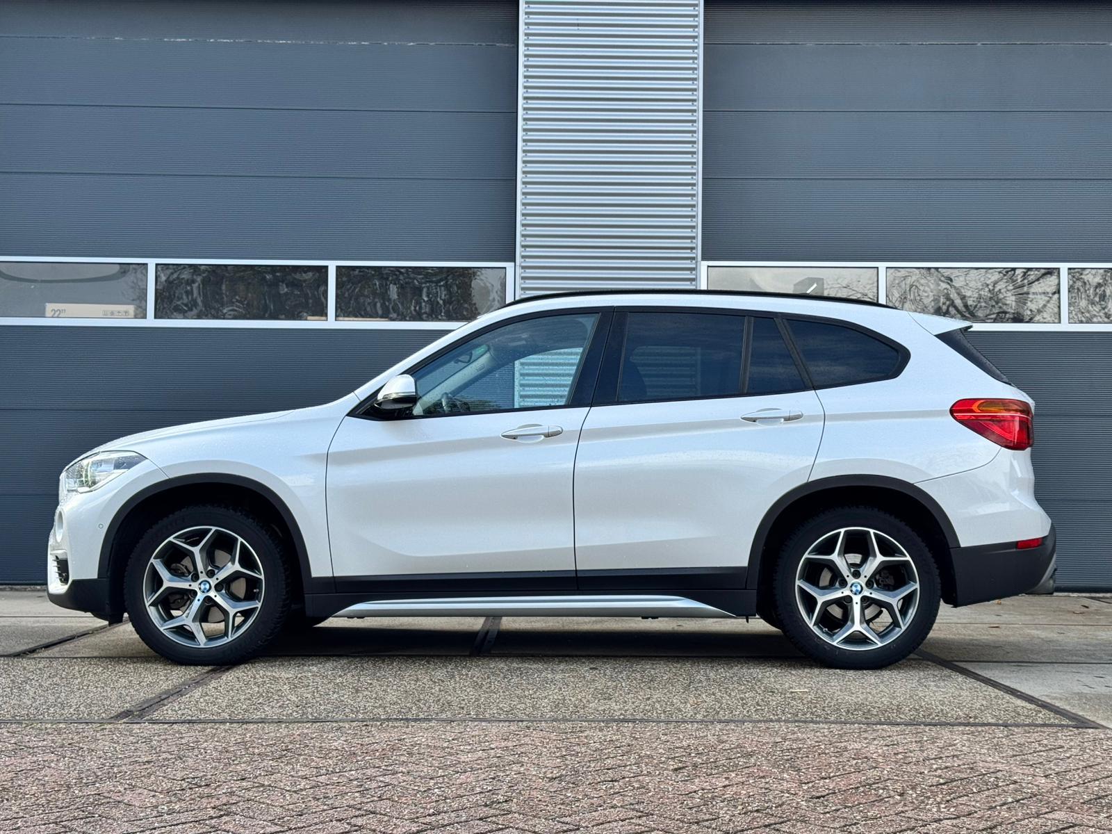 Foto van BMW X1 Sdrive18i