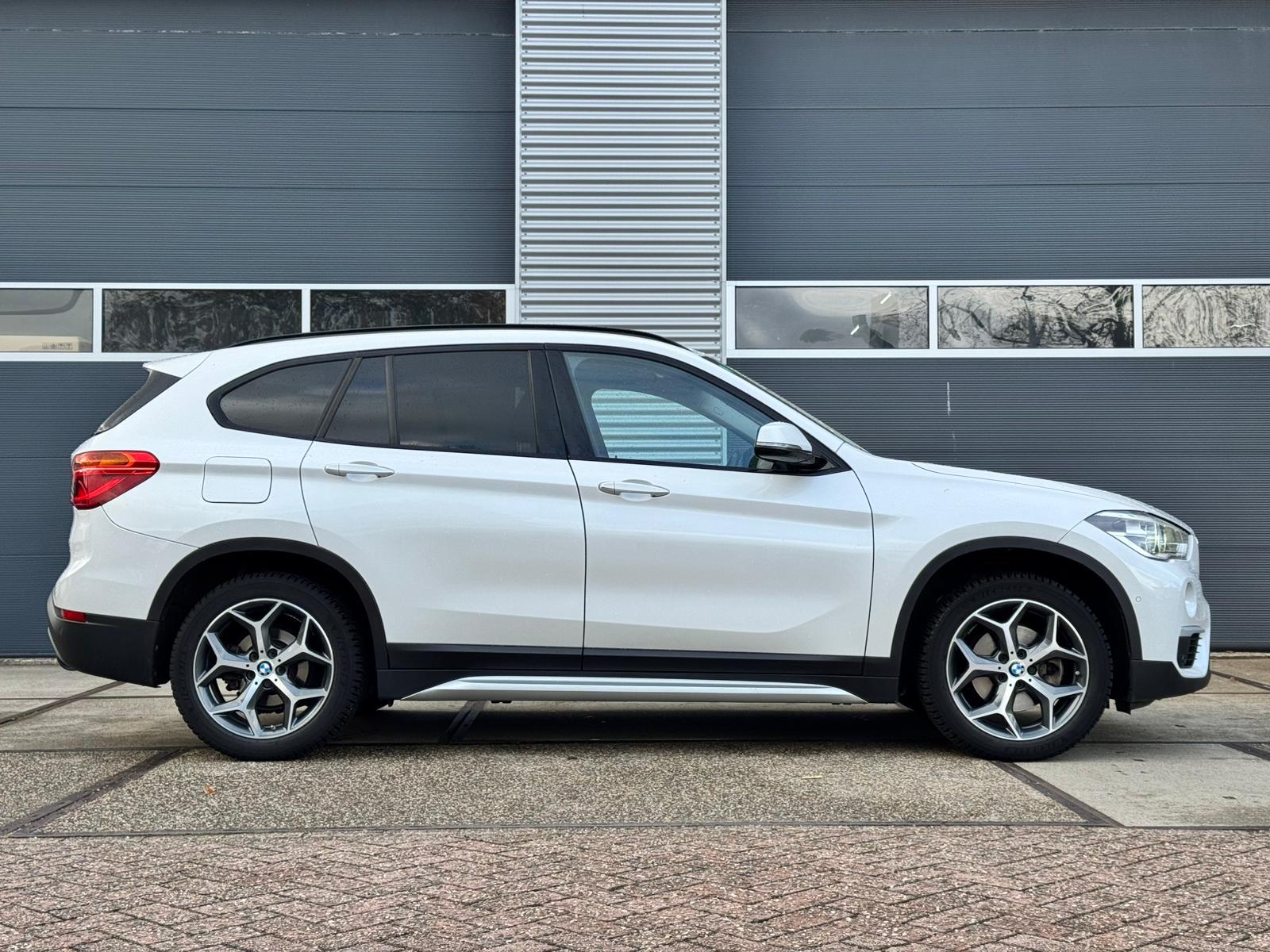Foto van BMW X1 Sdrive18i
