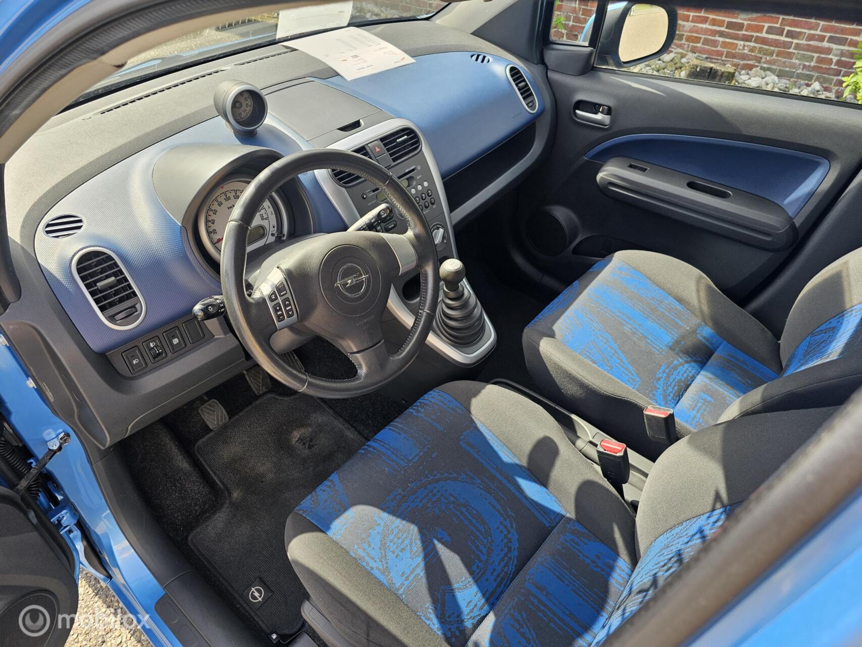 Foto van Opel Agila