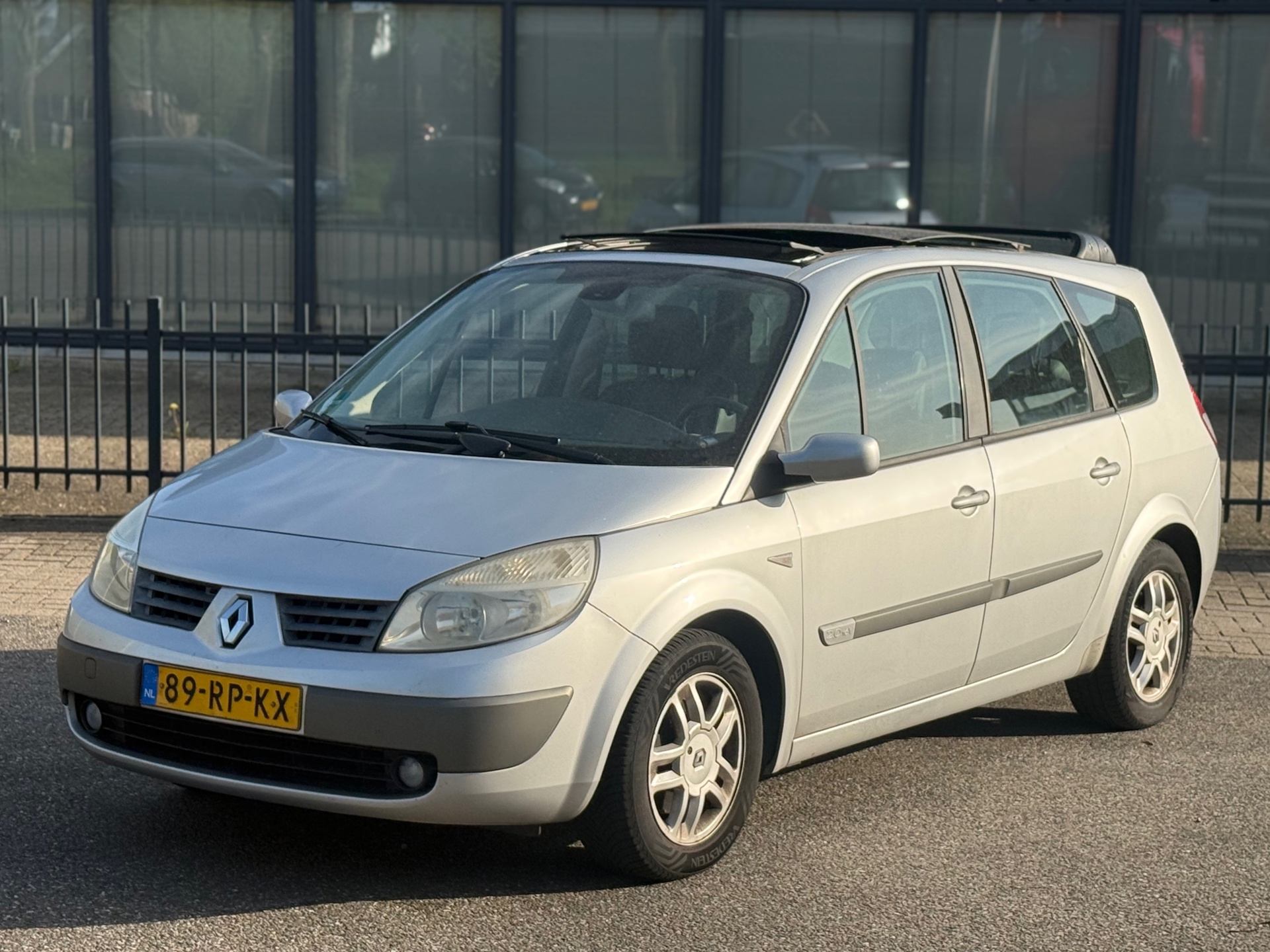 Foto van RENAULT MEGANE SCENIC