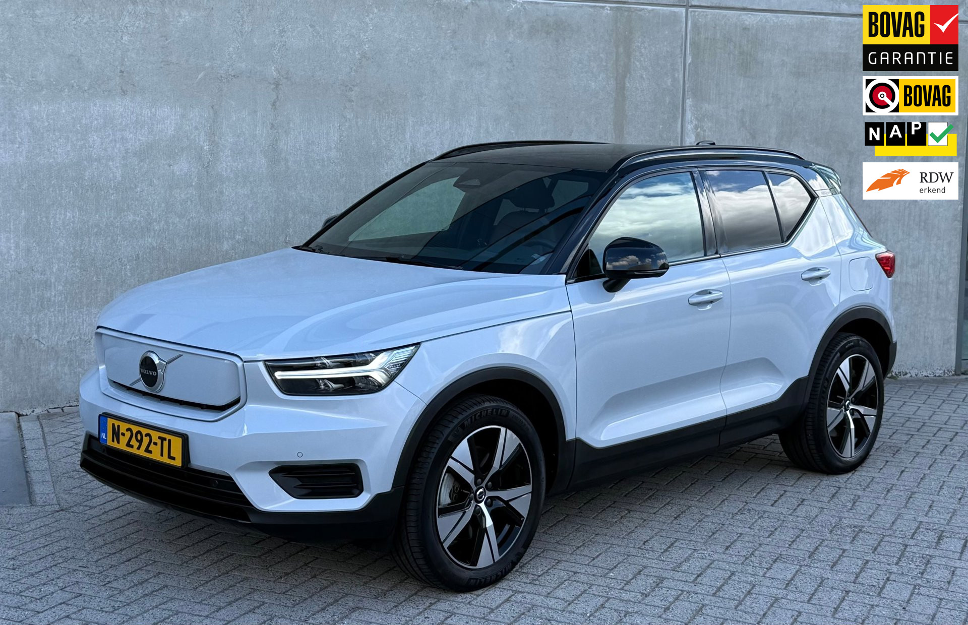Volvo XC40 Recharge Plus 2021 - voorkant