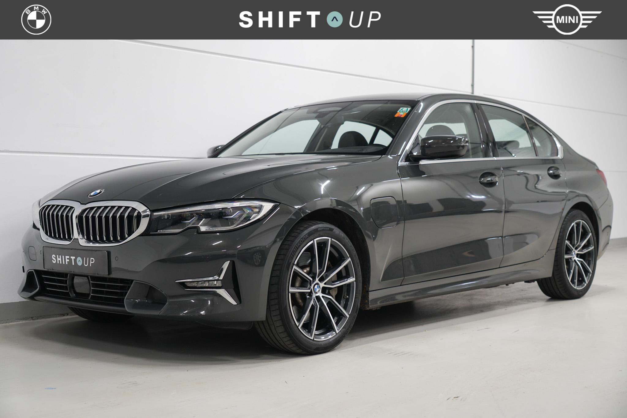 BMW 330e 330e 2019 - voorkant