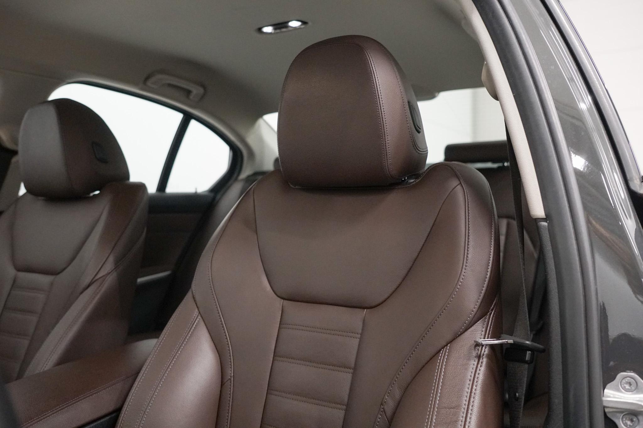 Foto van BMW 330e