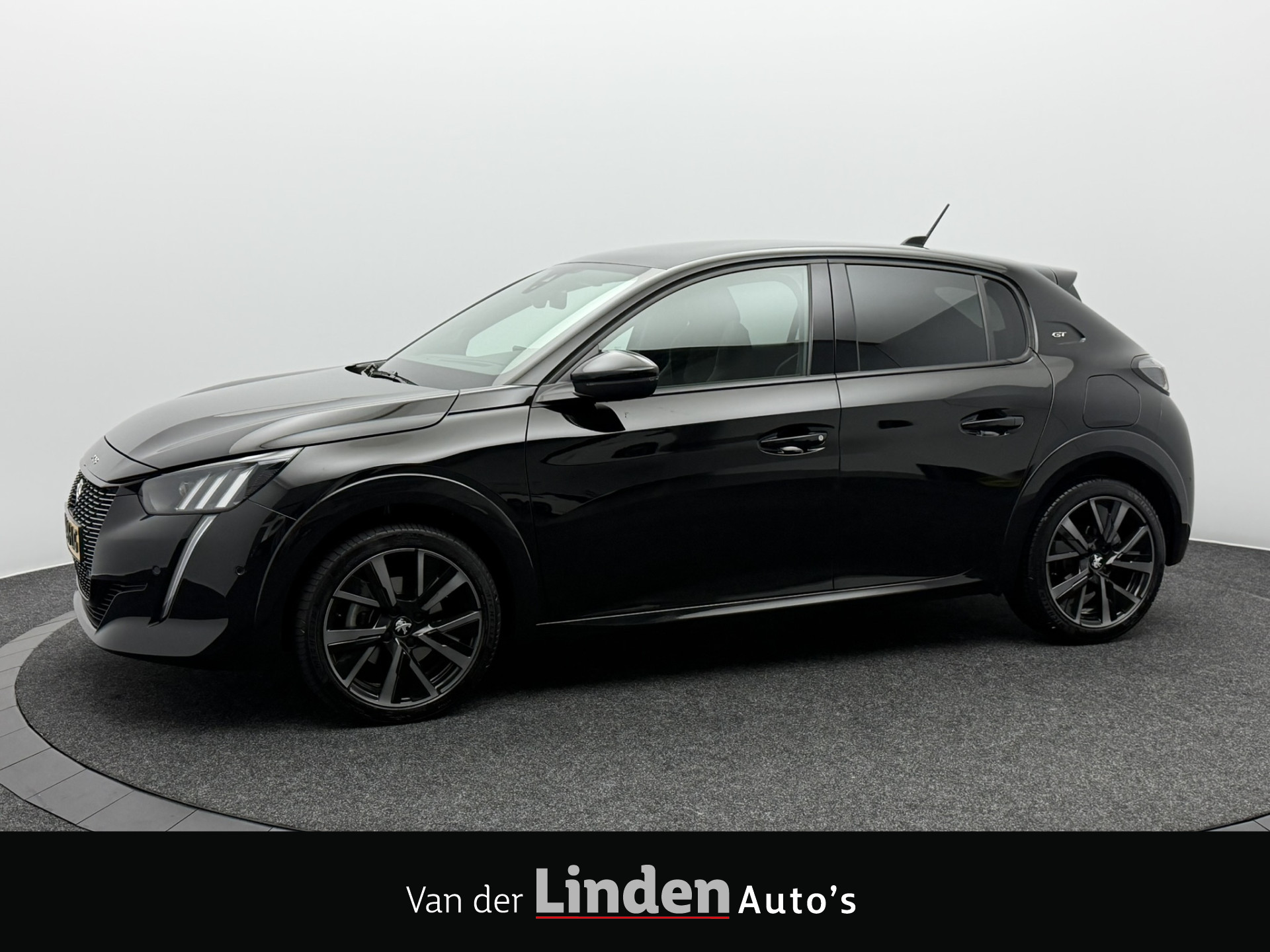 Peugeot 208 1.2 PureTech GT Pack | Panoramadak | 3D i-Cockpit | Sfeerverlichting | Camera | Carplay&Android | Sportstoelen 2022 - voorkant