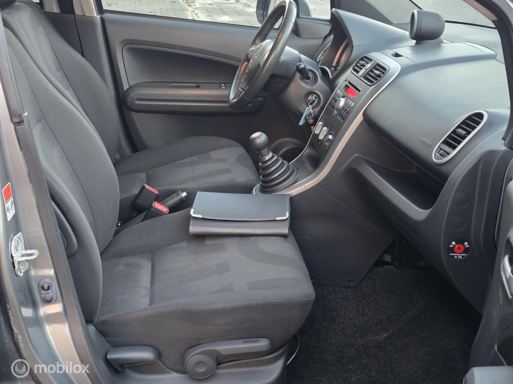 Foto van Opel Agila