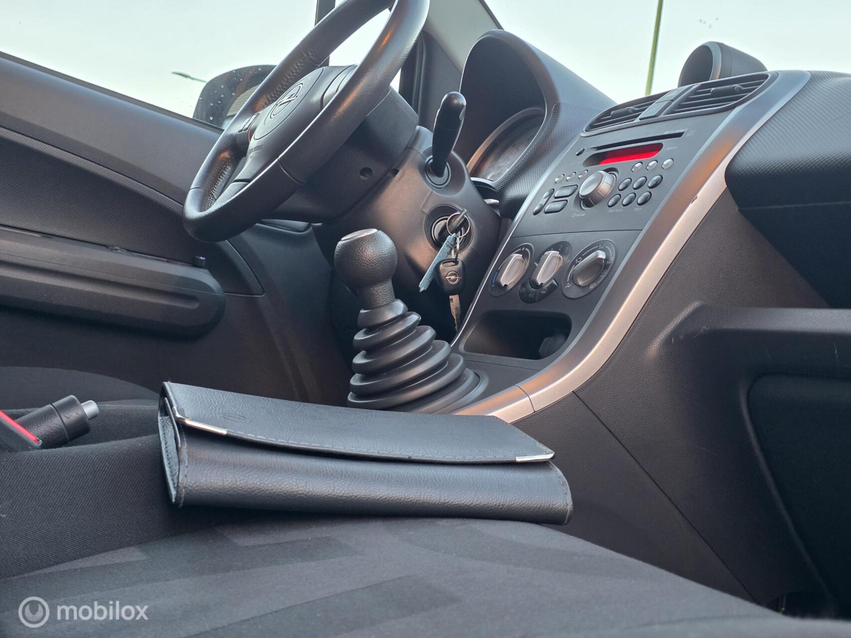 Foto van Opel Agila