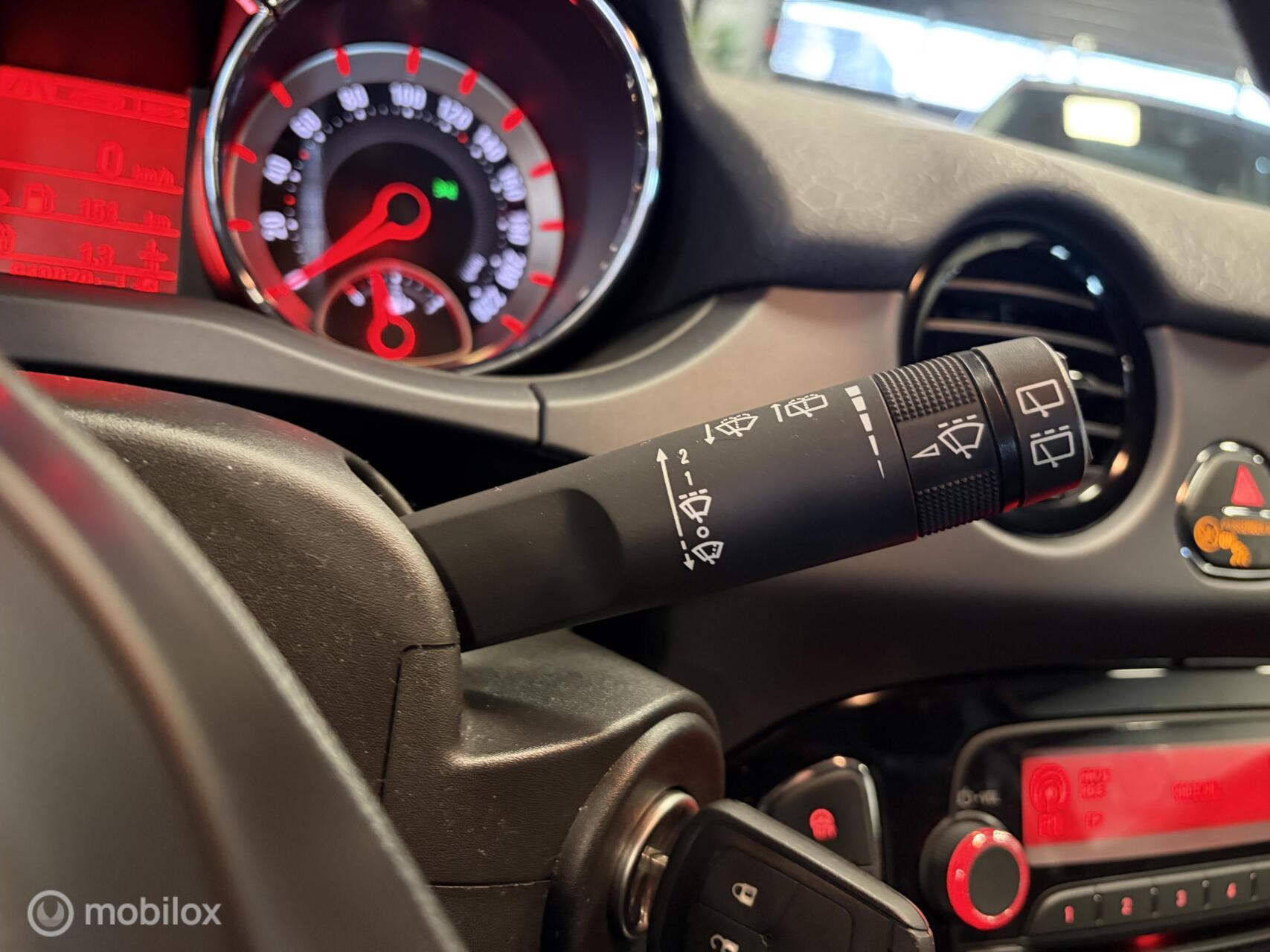 Foto van Opel Adam