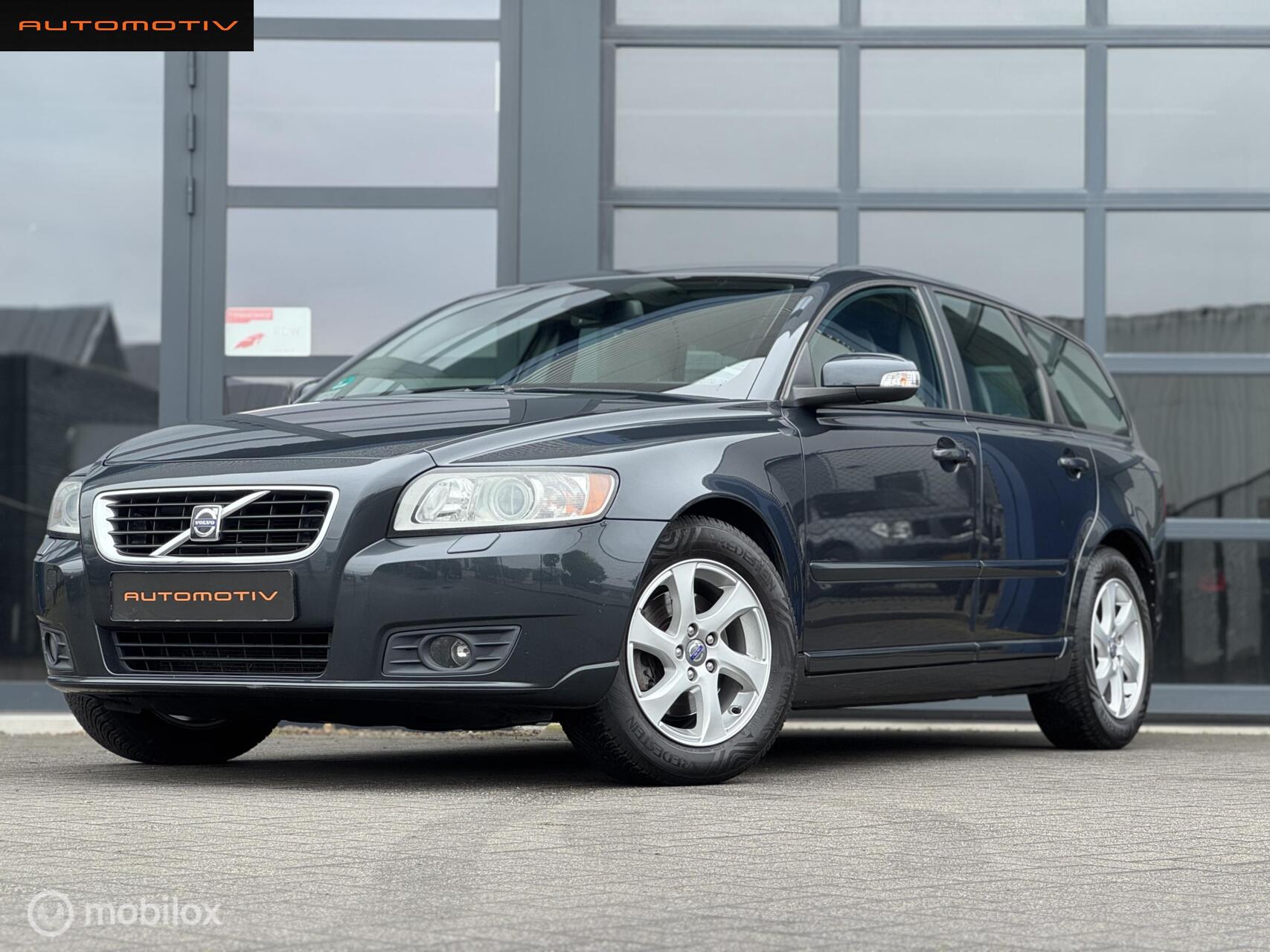 Volvo V50 2.4 Momentum TREKHAAK / NAP / AUTOMAAT 2008 - voorkant