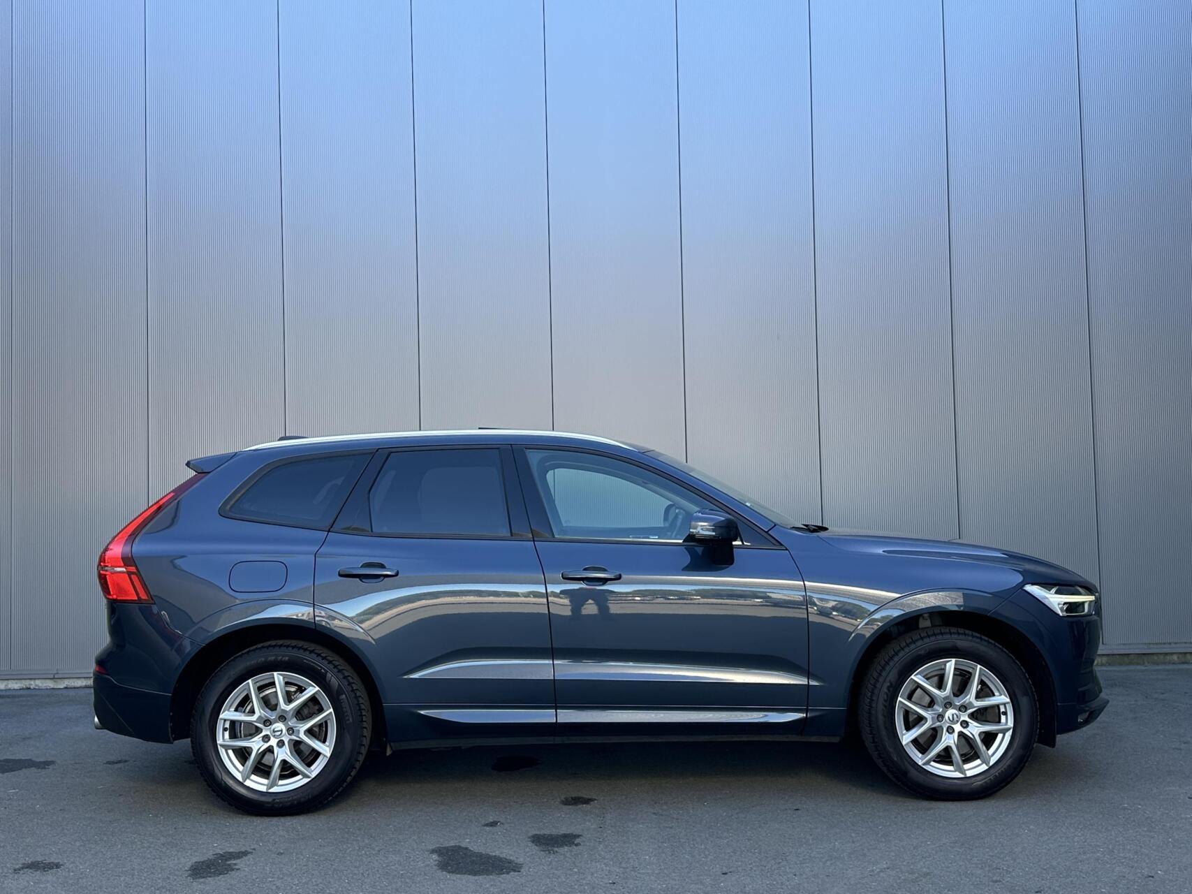 Volvo Xc60 2.0 D4 Momentum Panorama|Trekhaak| 2018 - voorkant