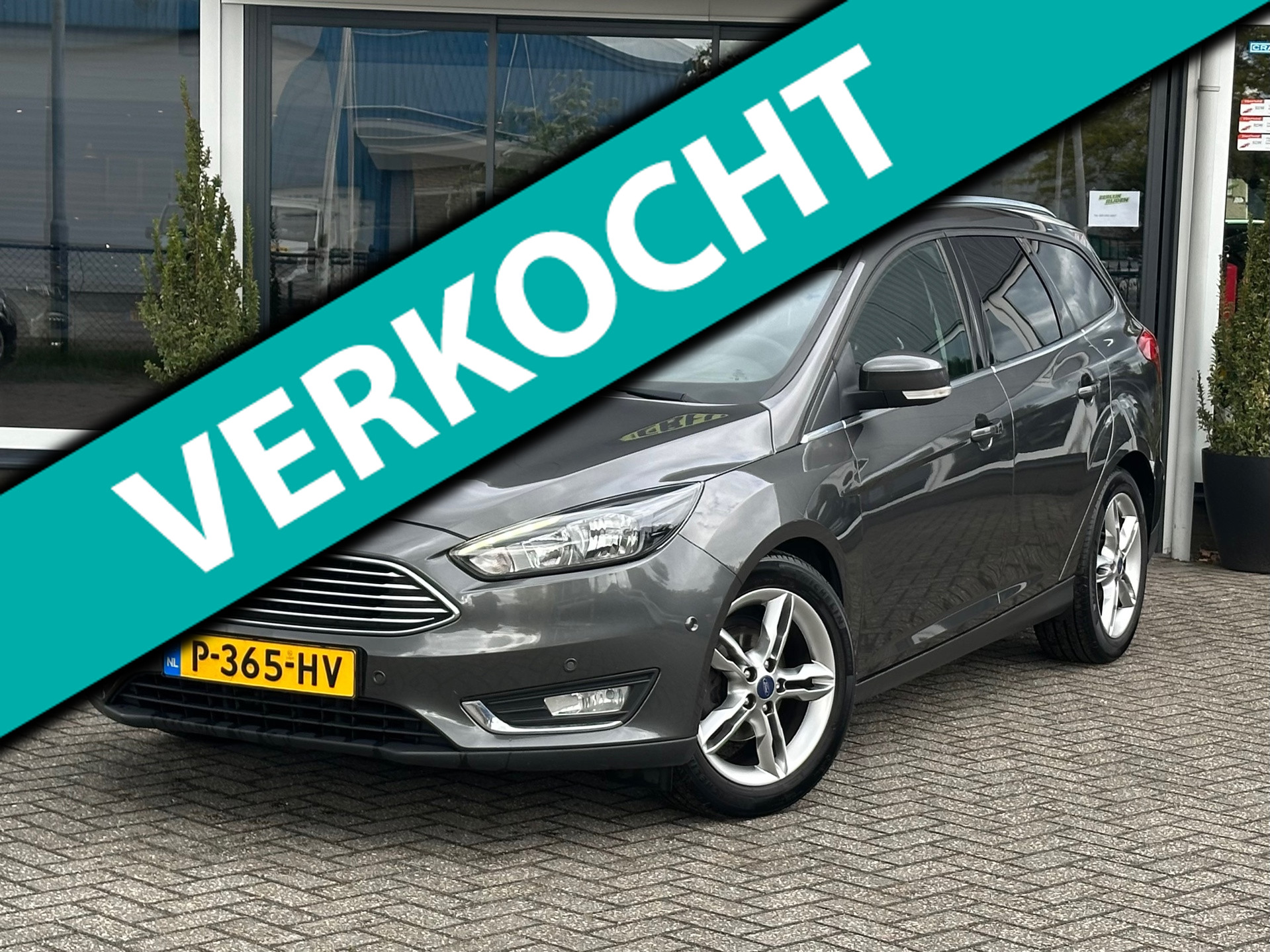 Ford Focus 1.0 Titanium / Nieuwe apk / Stoelverwarming 2016 - voorkant