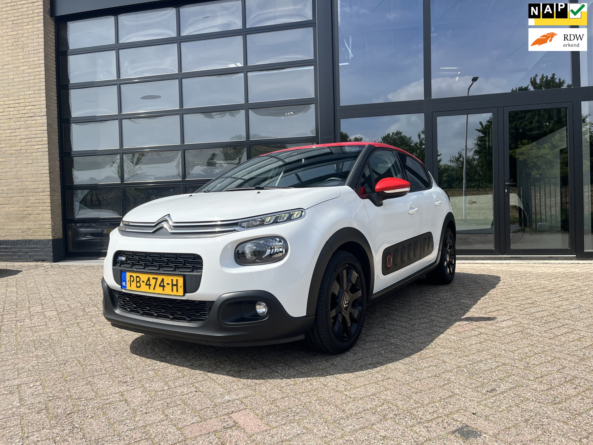 Citroen C3 PureTech S&S Shine, Automaat,Carplay, Camera 2017 - voorkant