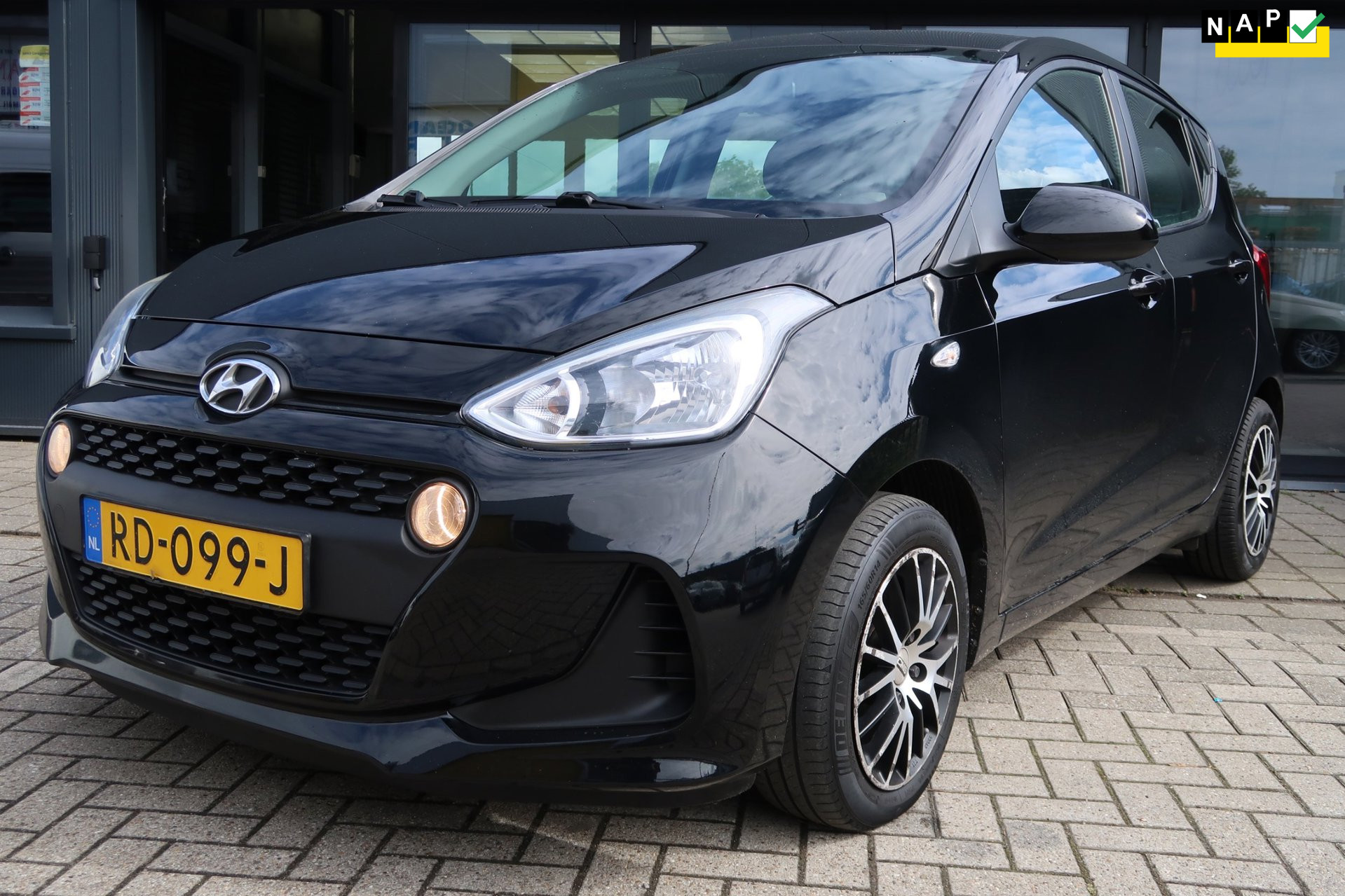 Hyundai I10 1.0i Comfort *Rijklaarprijs *1e Eigenaar *NAP 2018 - voorkant