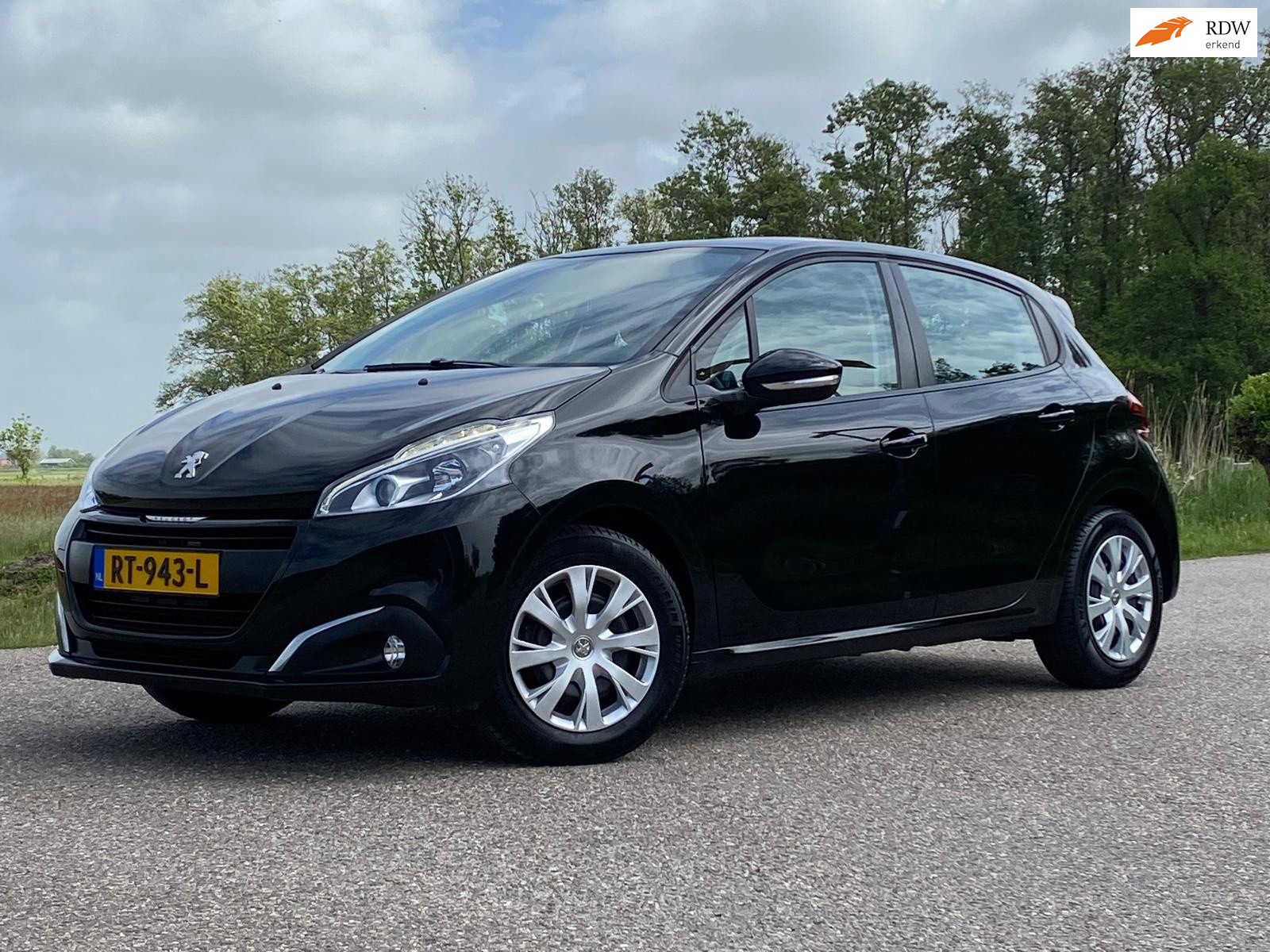 Peugeot 208 1.2 PureTech Blue Lion 5DRS NAVI PDC NAP DIST-Vervangen 2023 2018 - voorkant