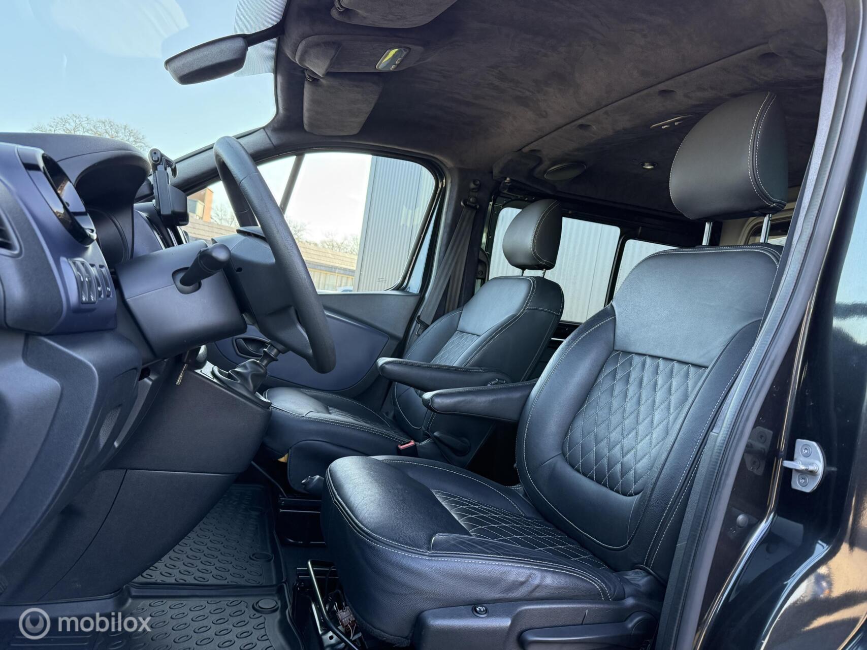 Foto van Opel Vivaro-b