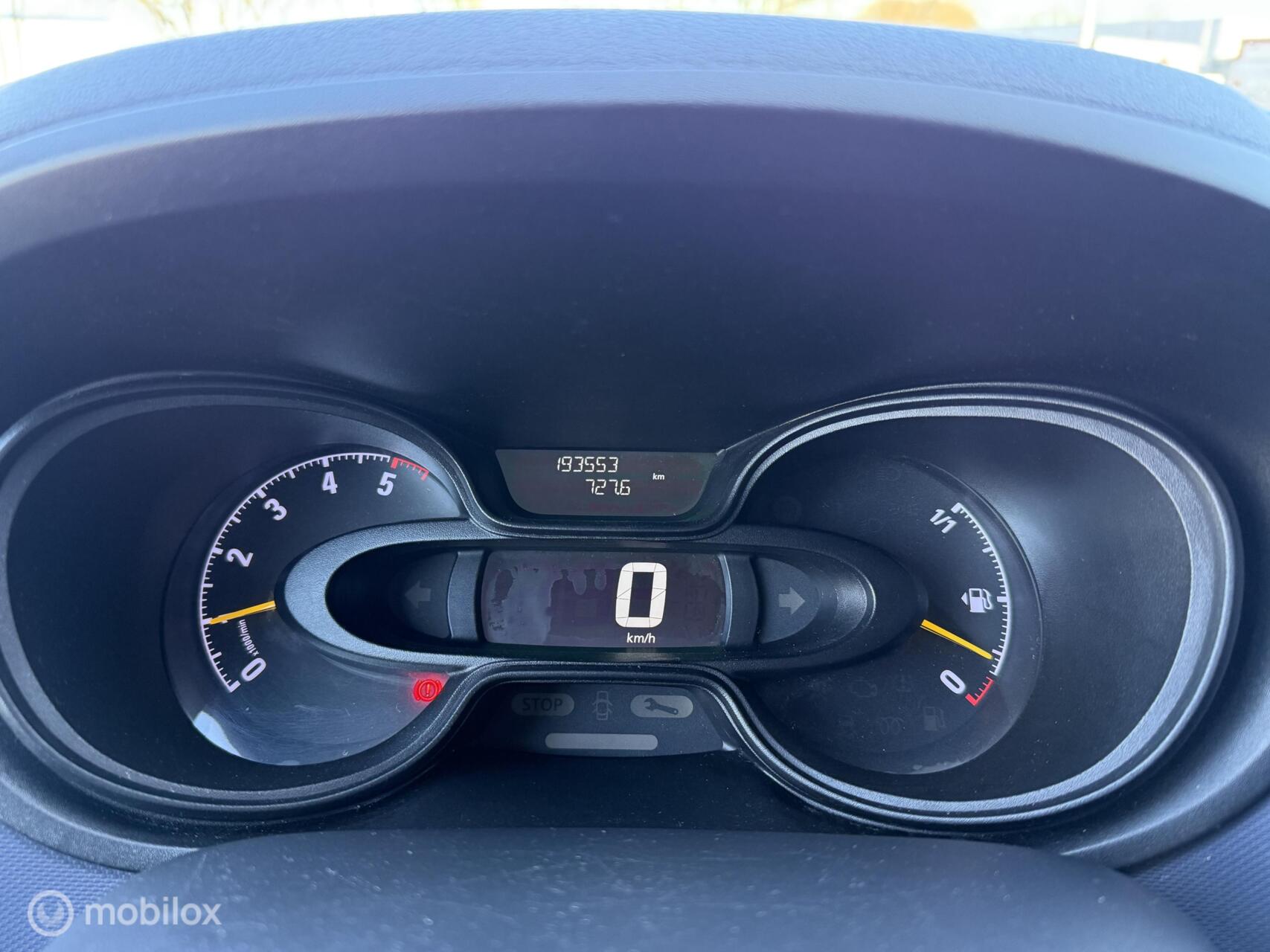 Foto van Opel Vivaro-b