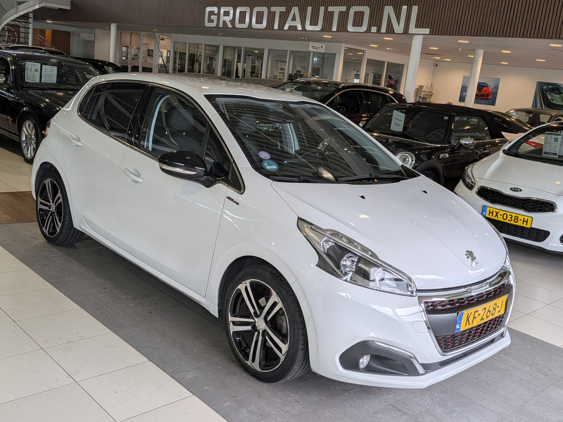 Peugeot 208 1.2 PureTech GT-line Automaat 2016 - voorkant