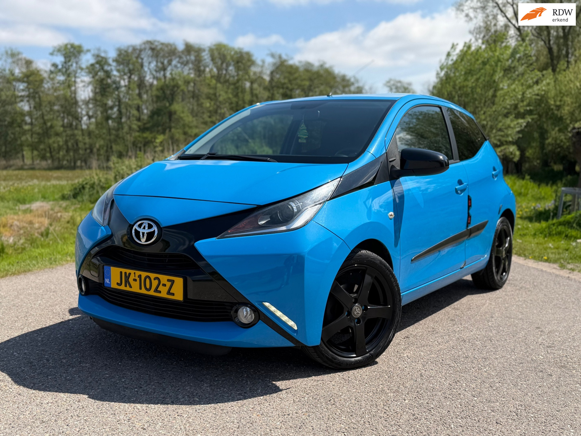 Toyota Toyota Aygo 1.0 VVT-i x-cite Automaat / Camera / Navi / Airco / 16" Velgen / USB-AUX-12V / Origineel NL / Goed onderhouden! / 2016 - voorkant