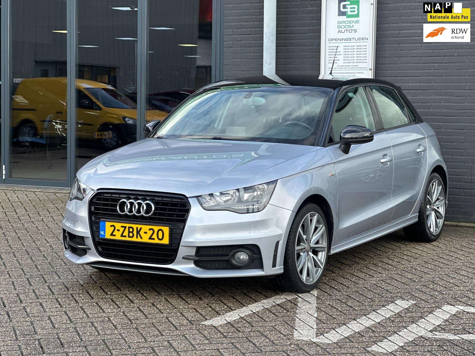 Audi A1 Sportback 1.2 TFSI Admired/2E EIG/NAVI/AIRCO/NL-AUTO NAP!! 2015 - voorkant