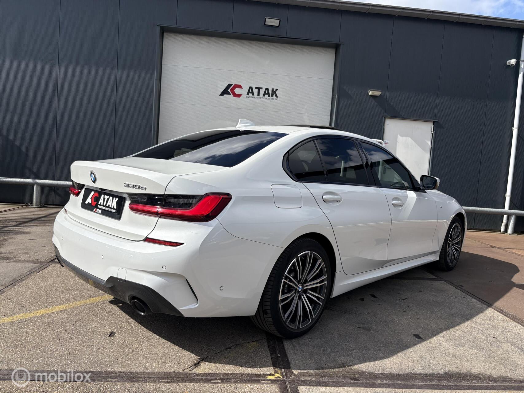 Foto van BMW 330e