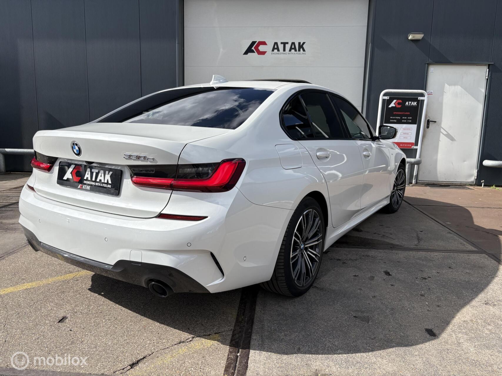 Foto van BMW 330e