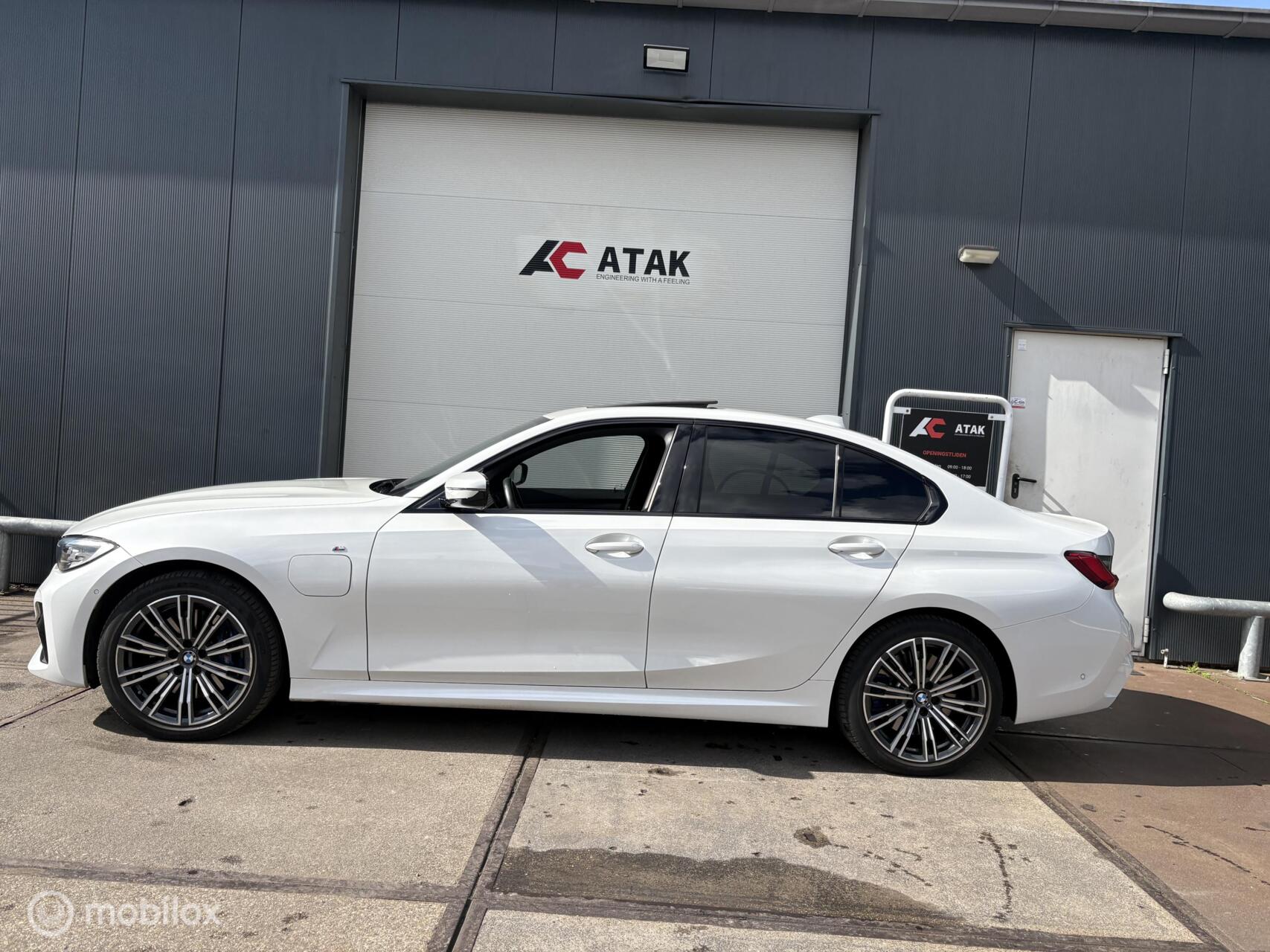 Foto van BMW 330e