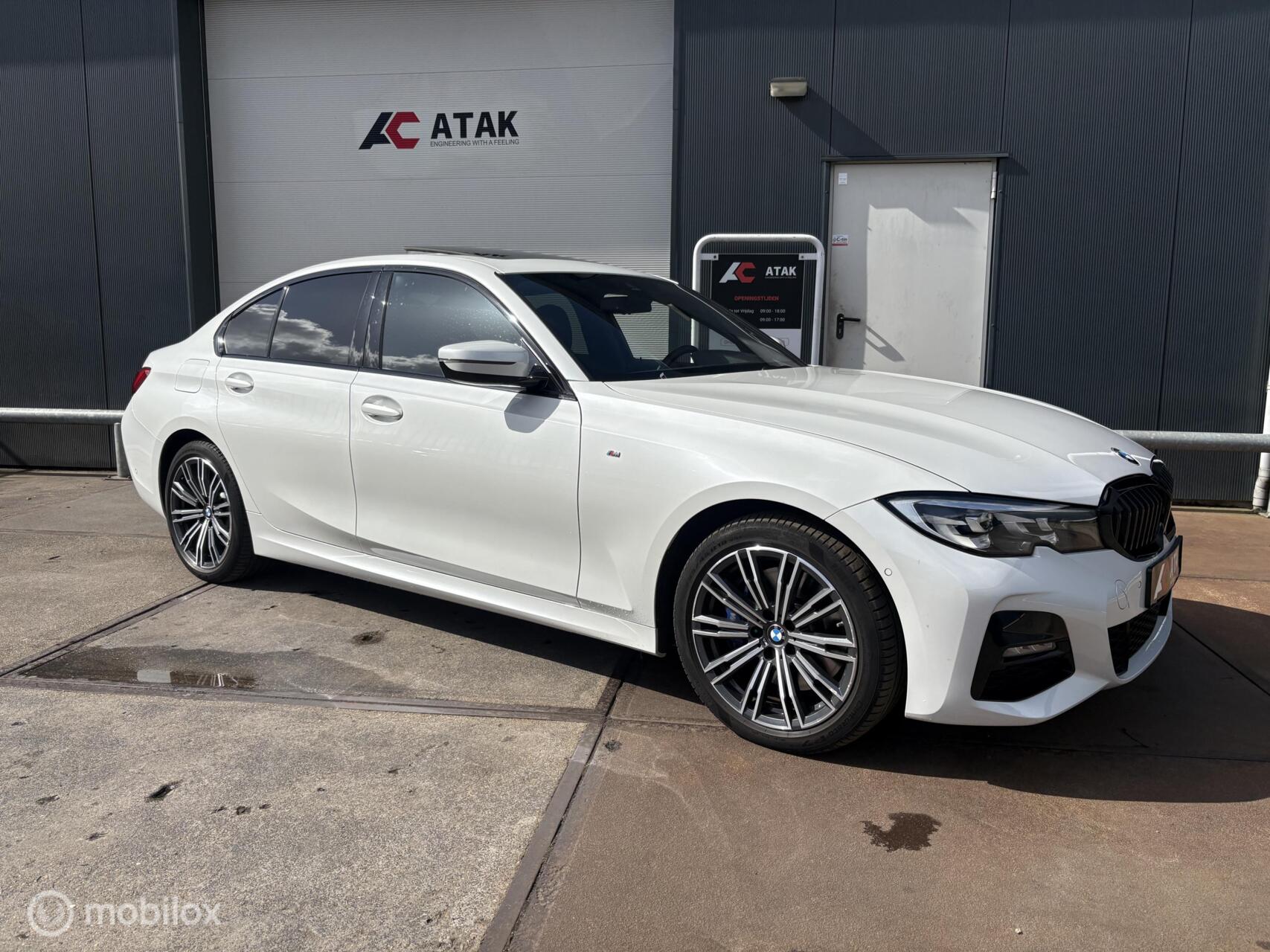 Foto van BMW 330e
