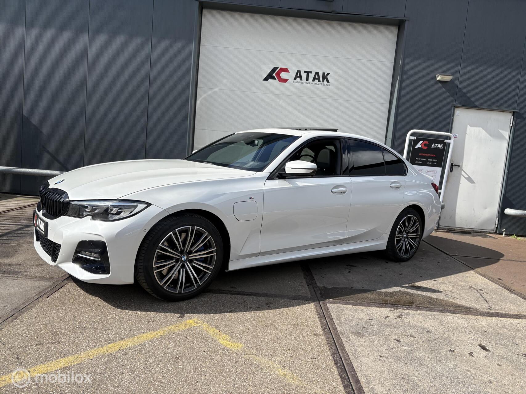 Foto van BMW 330e