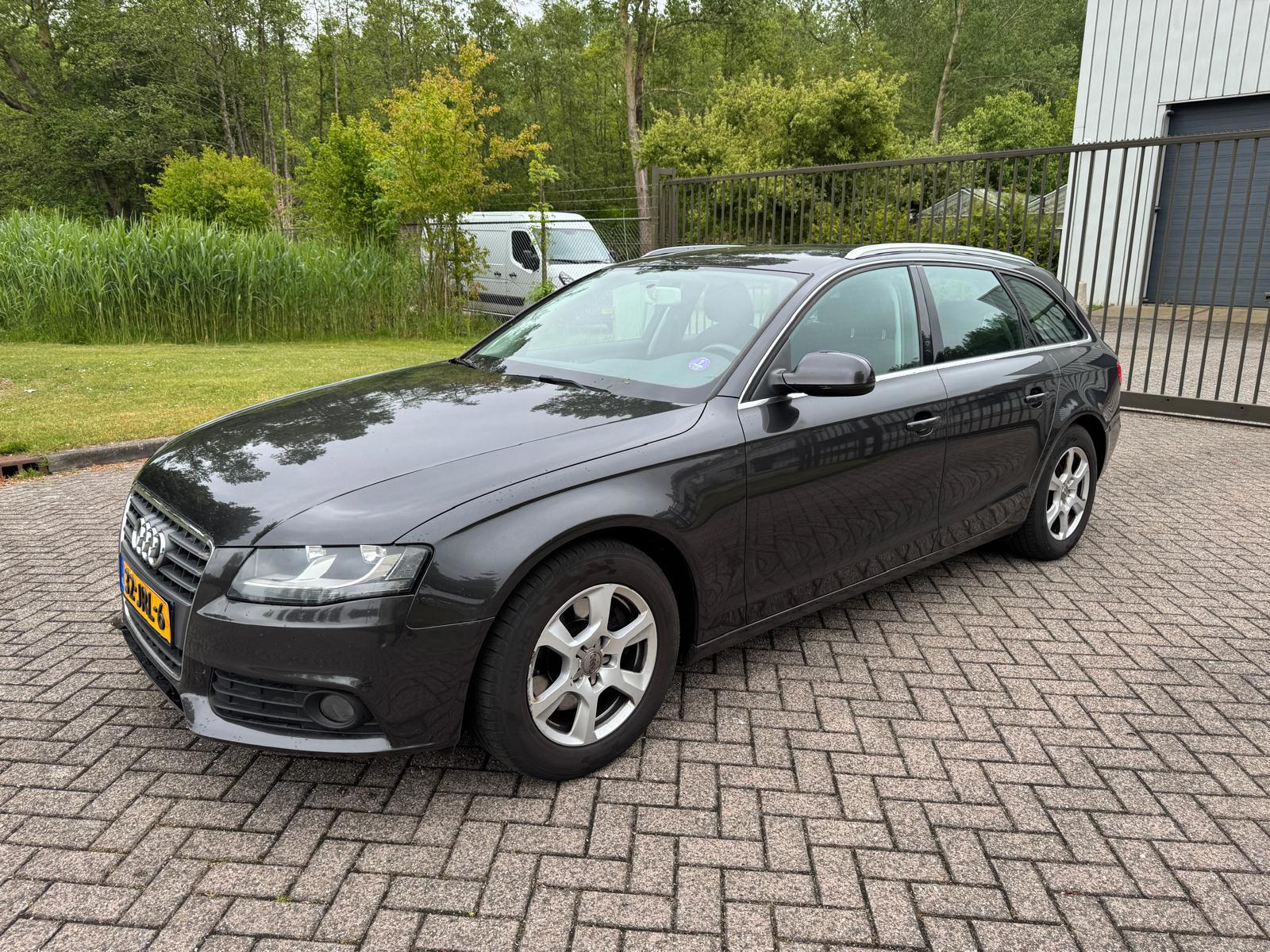 Audi Audi A4 1.8 TFSI Pro Line Business AUT CRUISE CLIMA TREKHAAK NAVI 2009 - voorkant