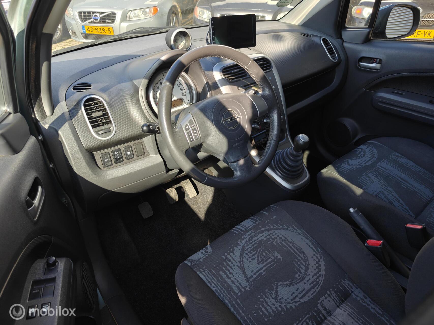Foto van Opel Agila