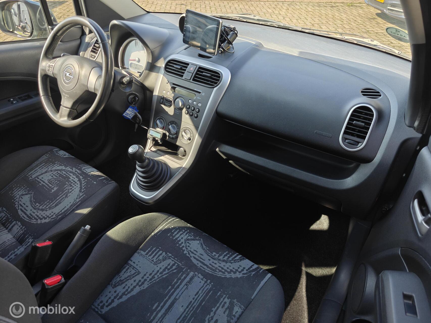 Foto van Opel Agila