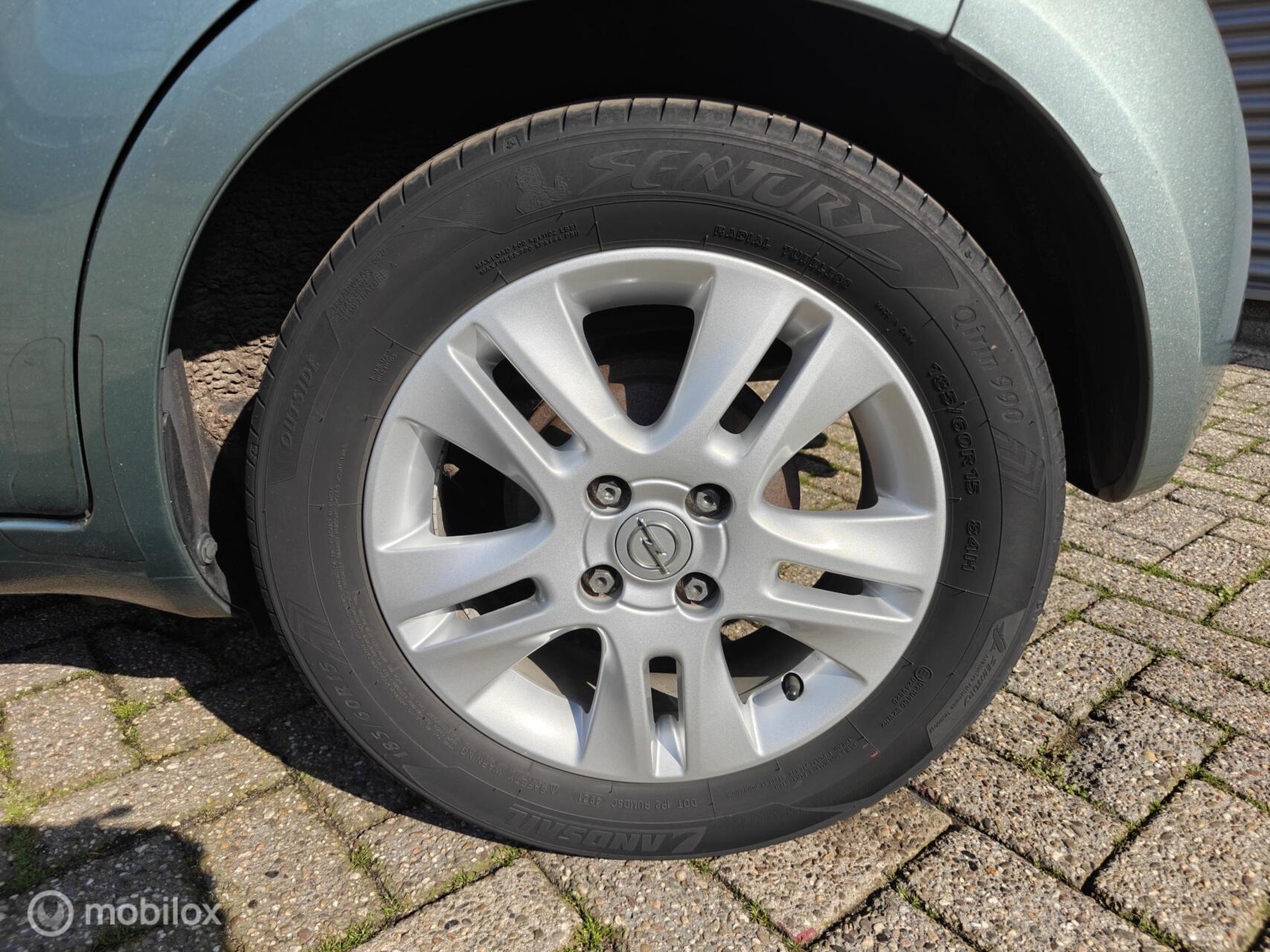 Foto van Opel Agila