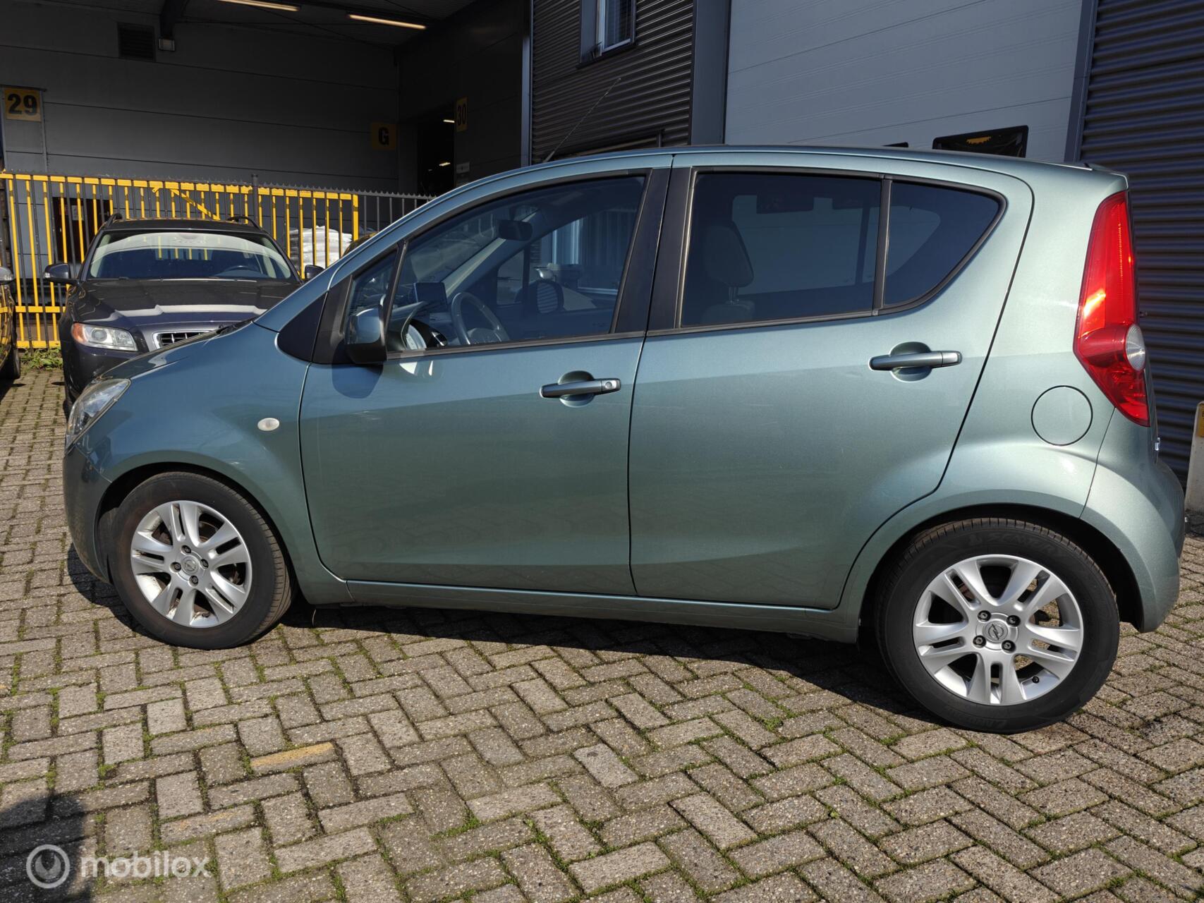 Foto van Opel Agila