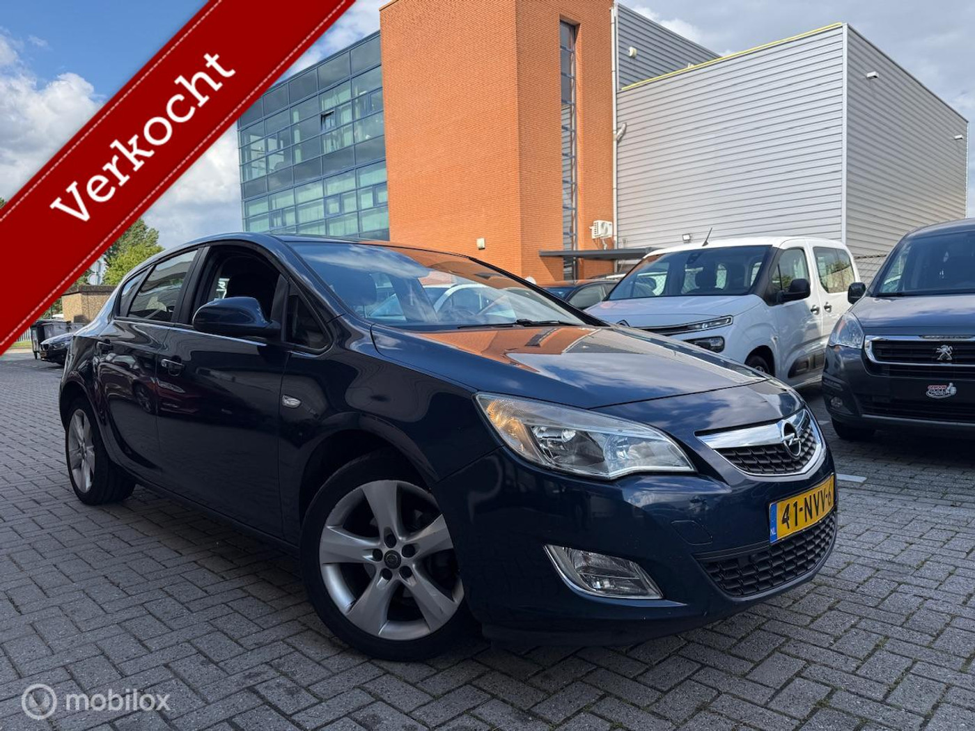 Opel Astra 1.6 Benzine 2010 - voorkant