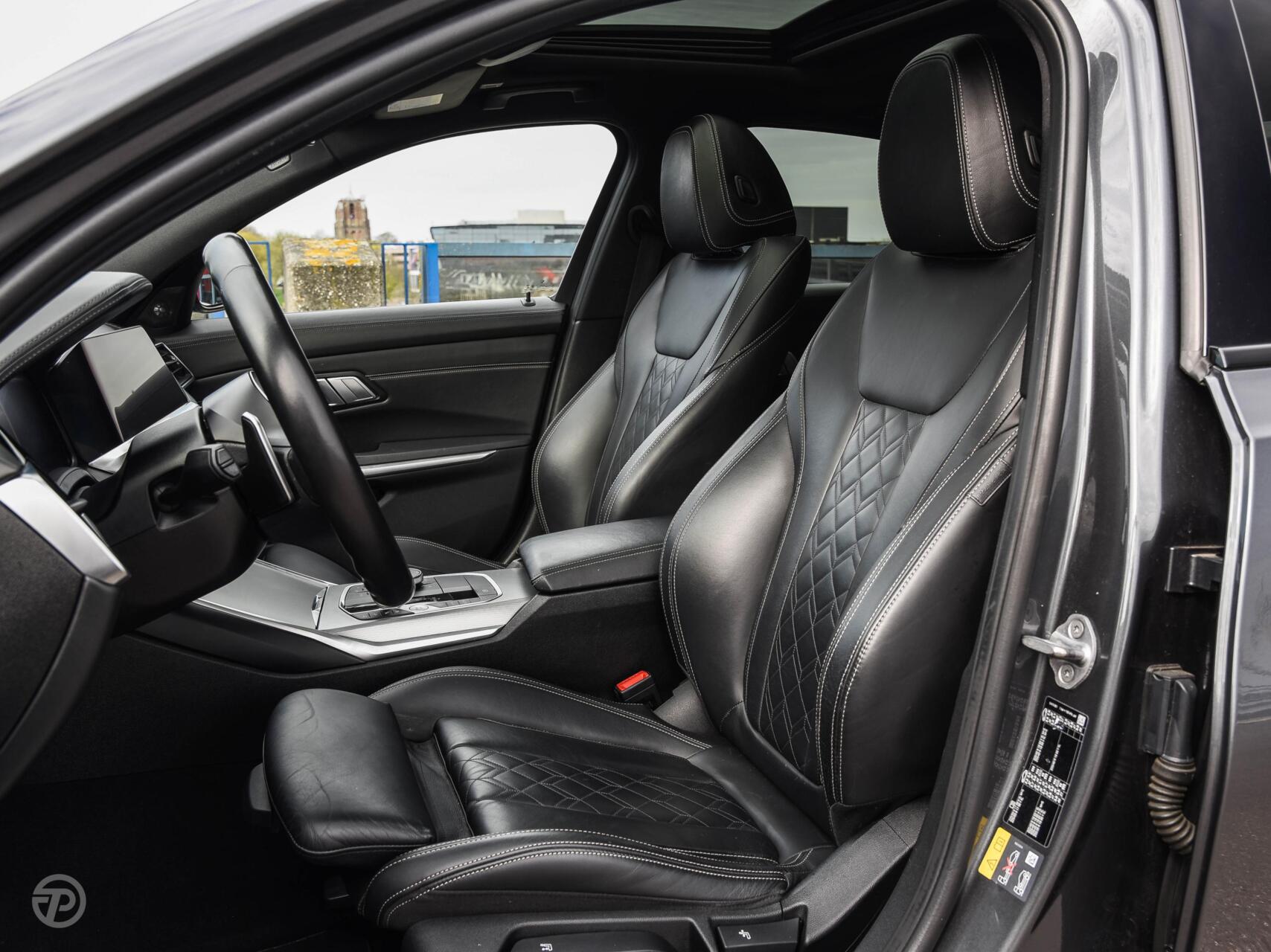 Foto van BMW 330e