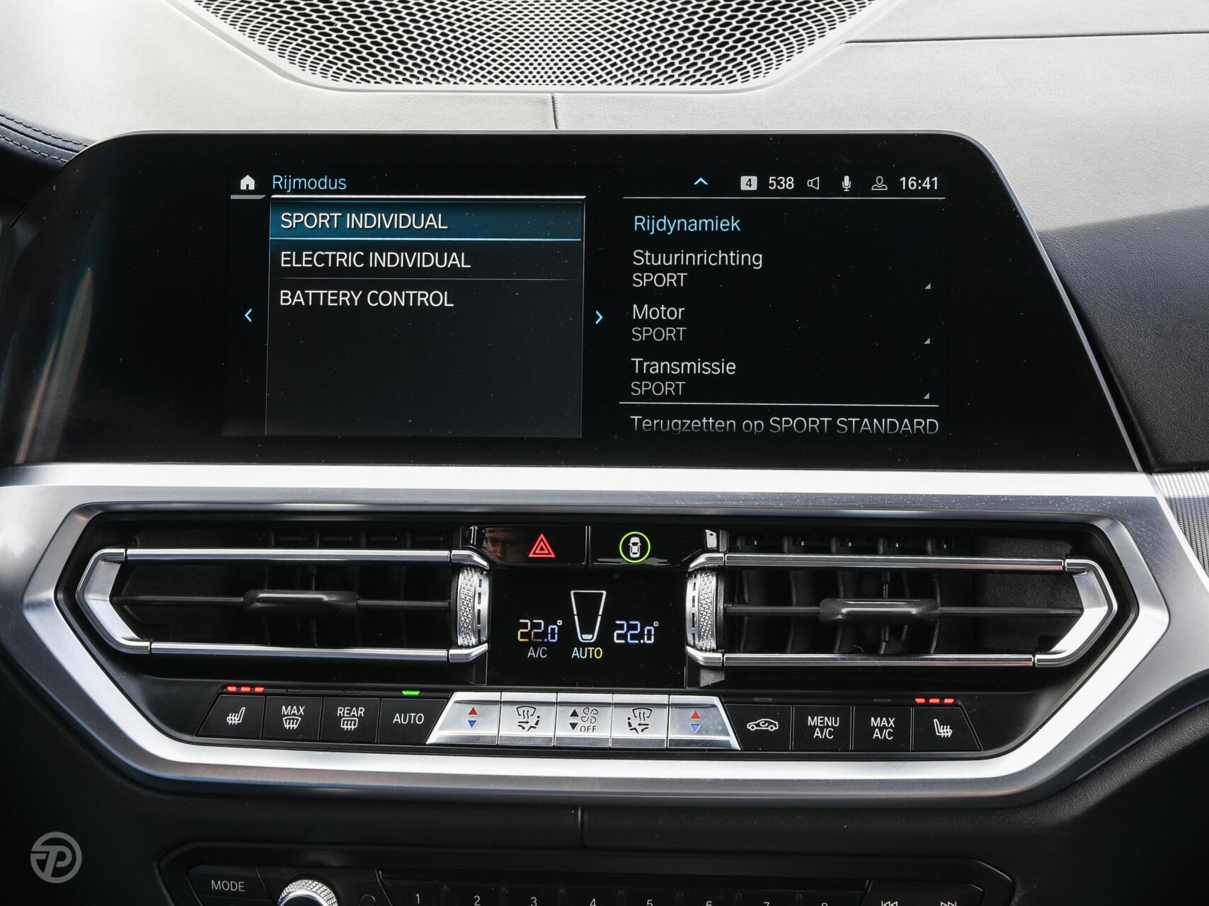 Foto van BMW 330e