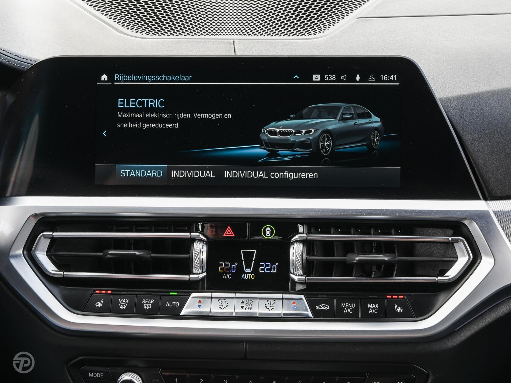 Foto van BMW 330e