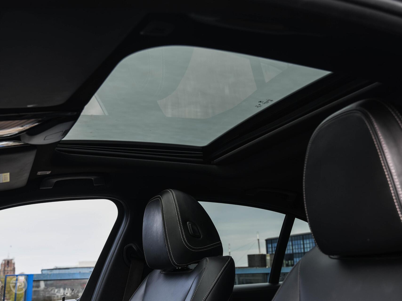Foto van BMW 330e