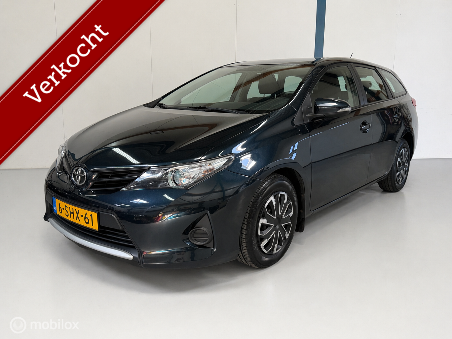 Toyota Toyota Auris 1.3 Touring Sports Comfort DEALER HISTORIE 2013 - voorkant