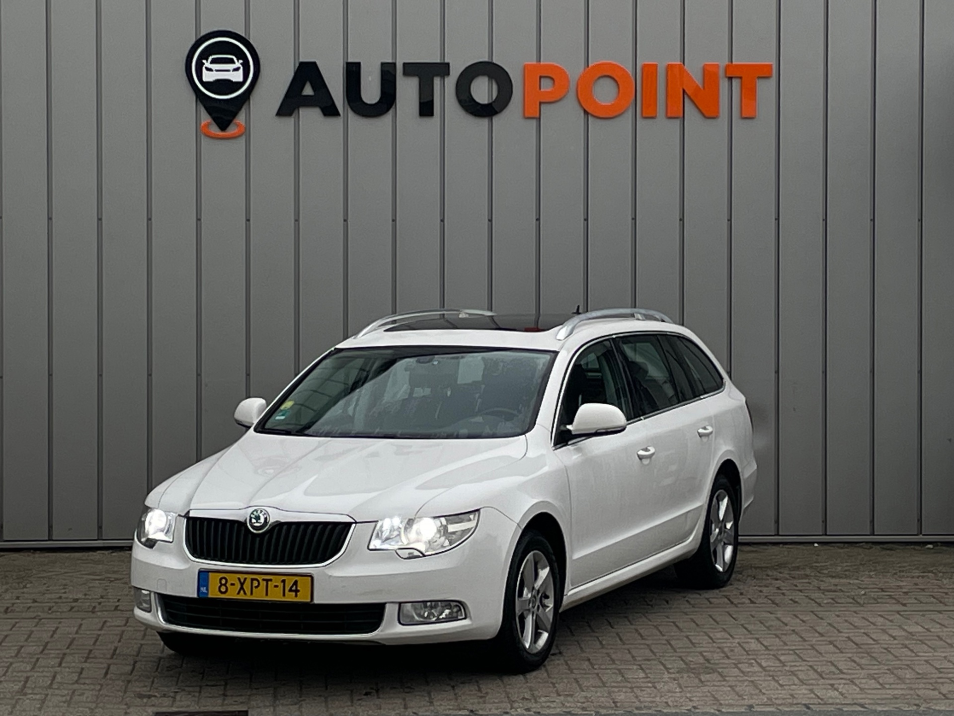Skoda Superb 1.8 TSI Elegance Business Line DSG|PANO|TREKHAAK|CAMERA|MEMORY.SEAT|XENON|MULTIMEDIA|LEER|CRUISE|CONTROL| 2010 - voorkant