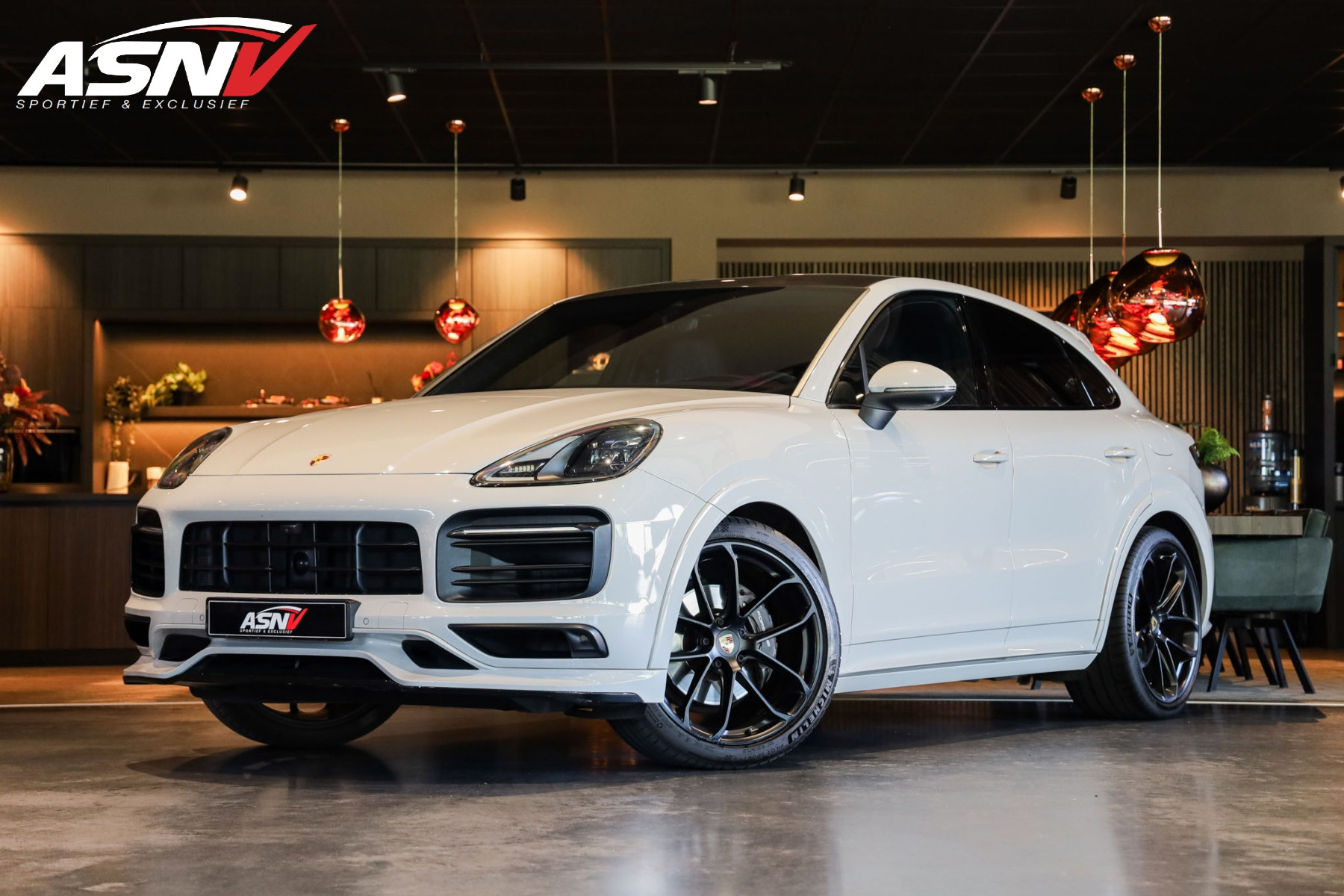 Foto van PORSCHE CAYENNE E-HYBRID