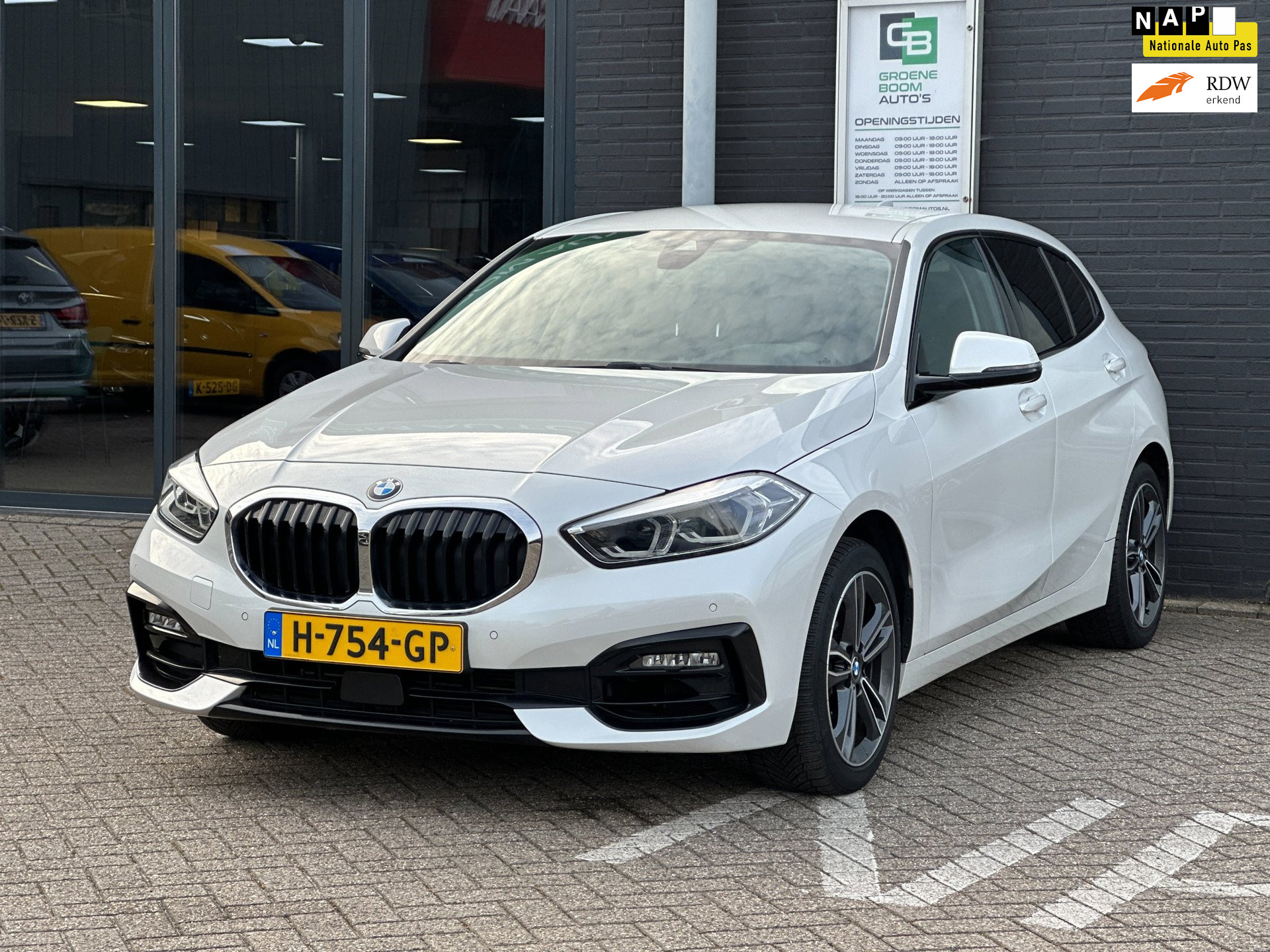 BMW 118i 118i Executive Edition/NAVI/CARPLAY/LED/NL AUTO NAP!! 2020 - voorkant