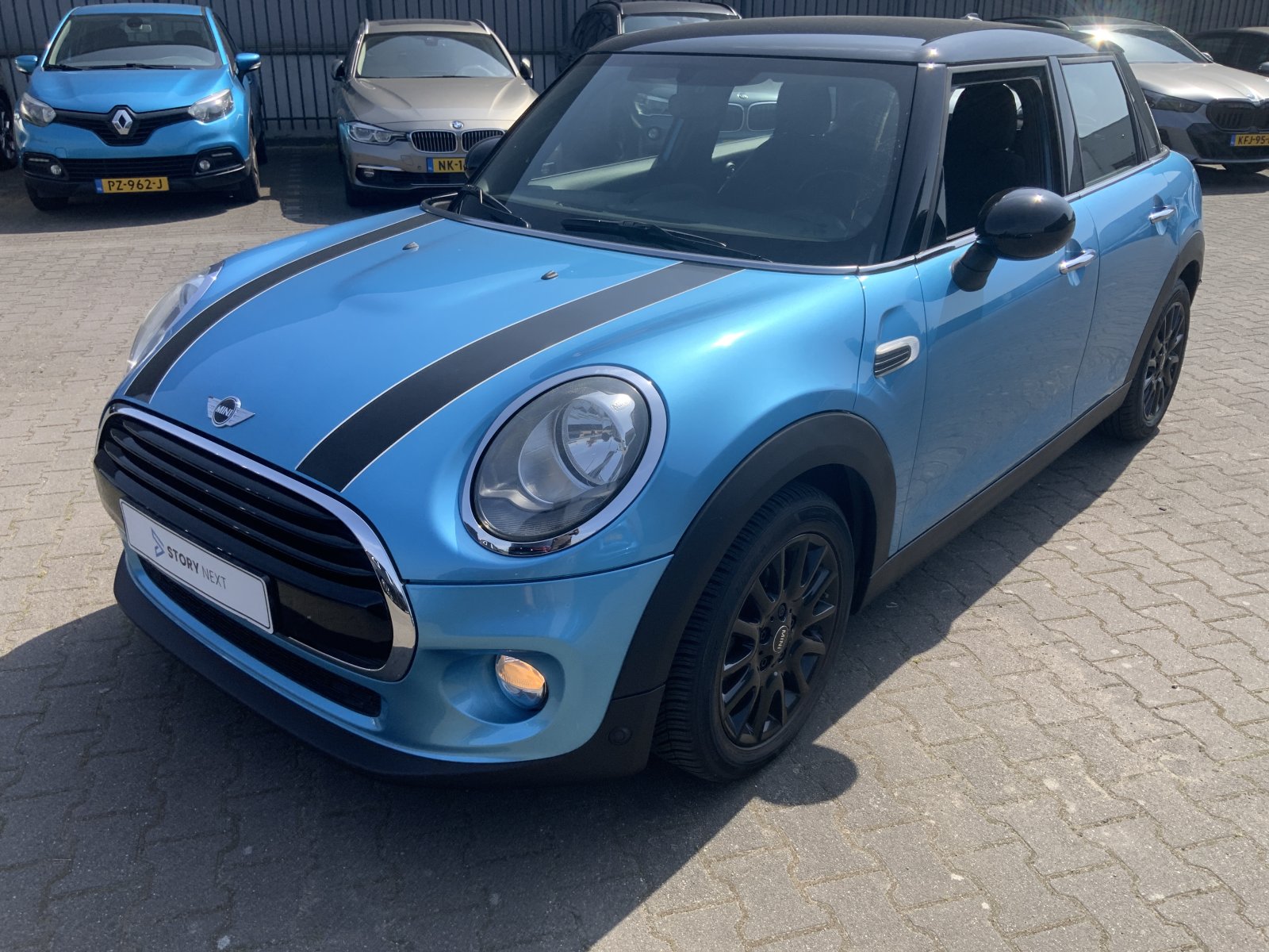 Mini 5-deurs 1.5 Cooper Business 2017 - voorkant
