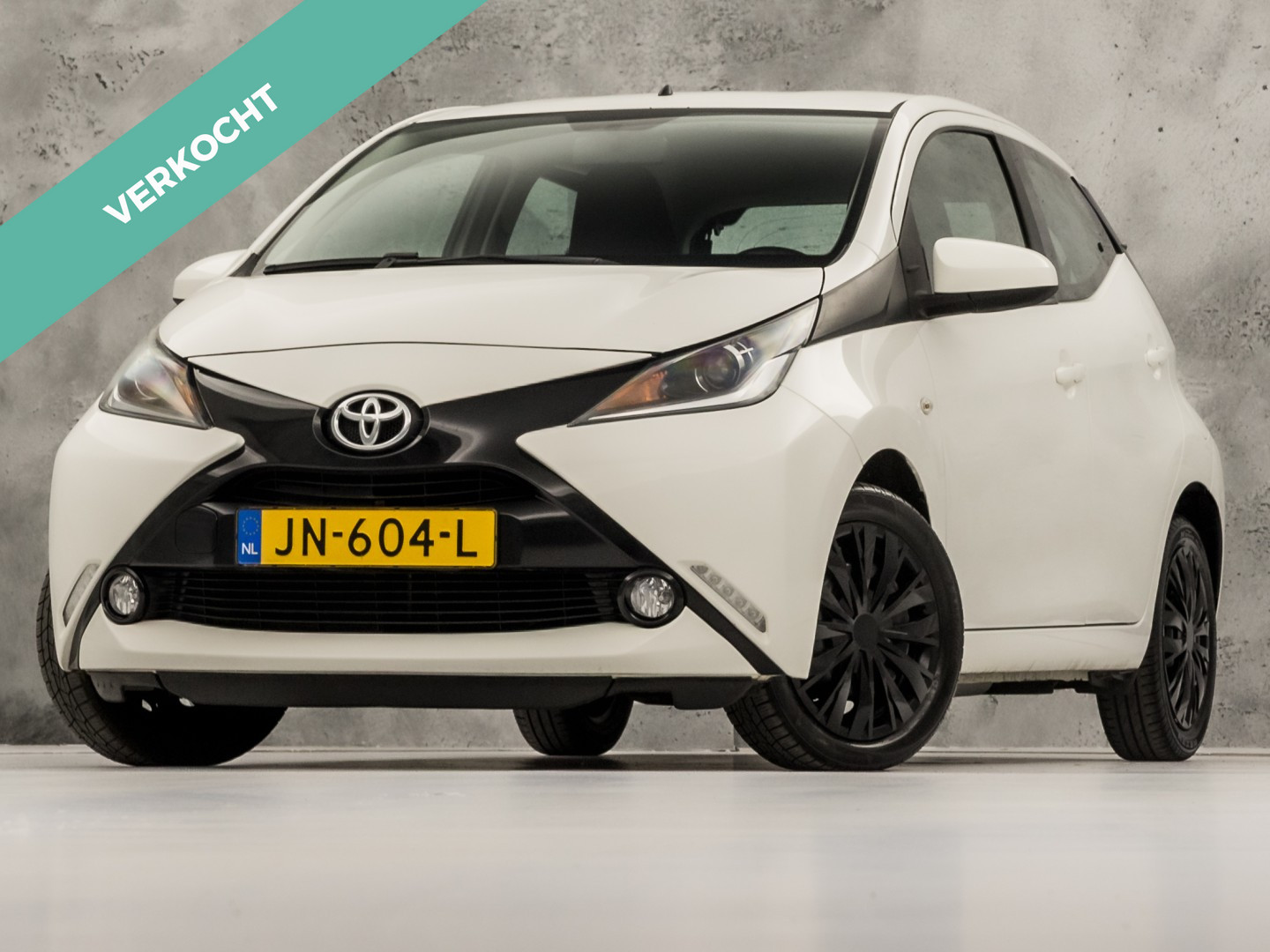 Toyota Toyota Aygo 1.0 VVT-i x-play 2016 - voorkant