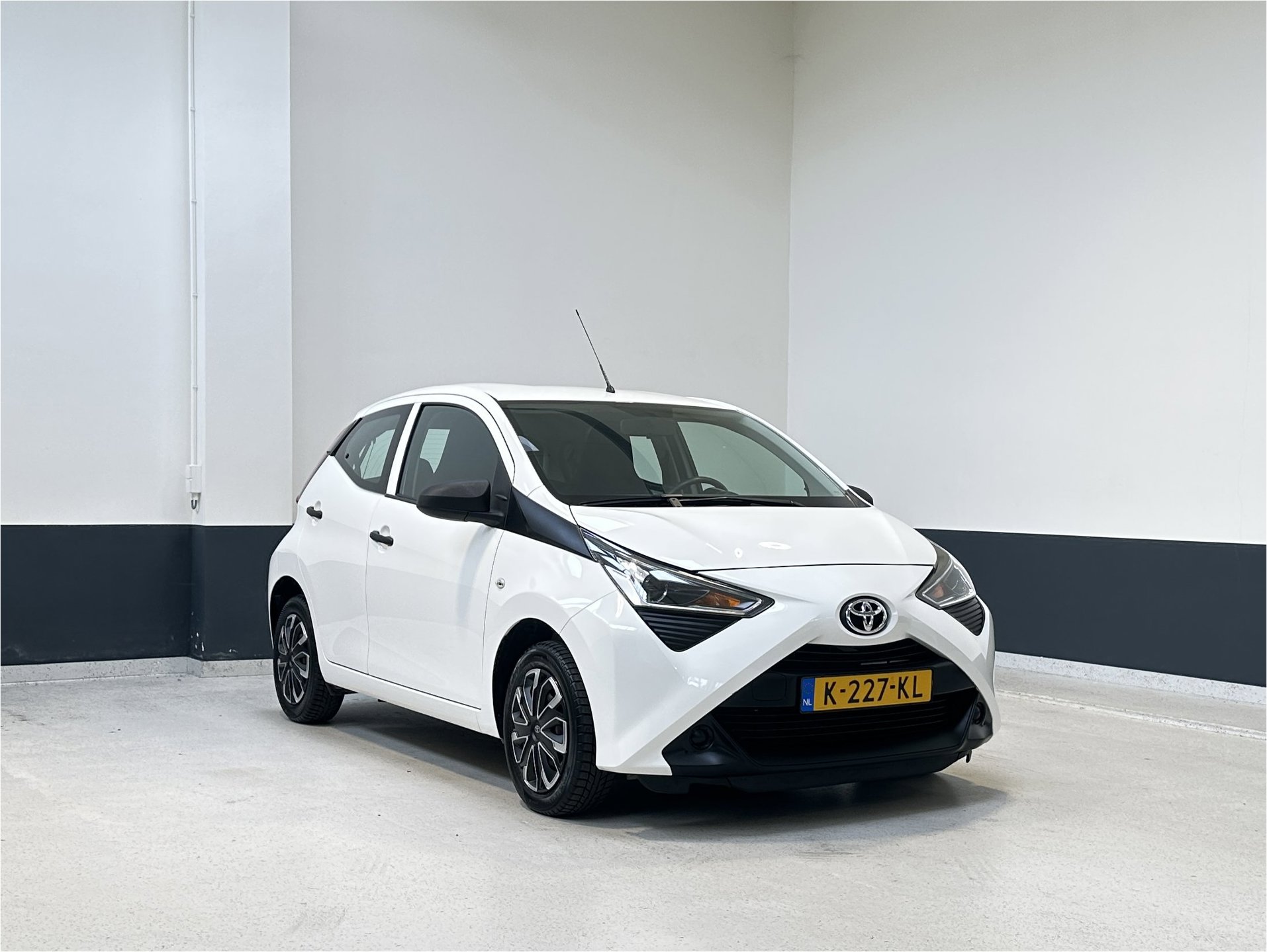 Toyota Toyota Aygo 1.0 VVT-i x-fun| NL| 1 Eig | Airco| C.V | Bluetooth | 2021 - voorkant
