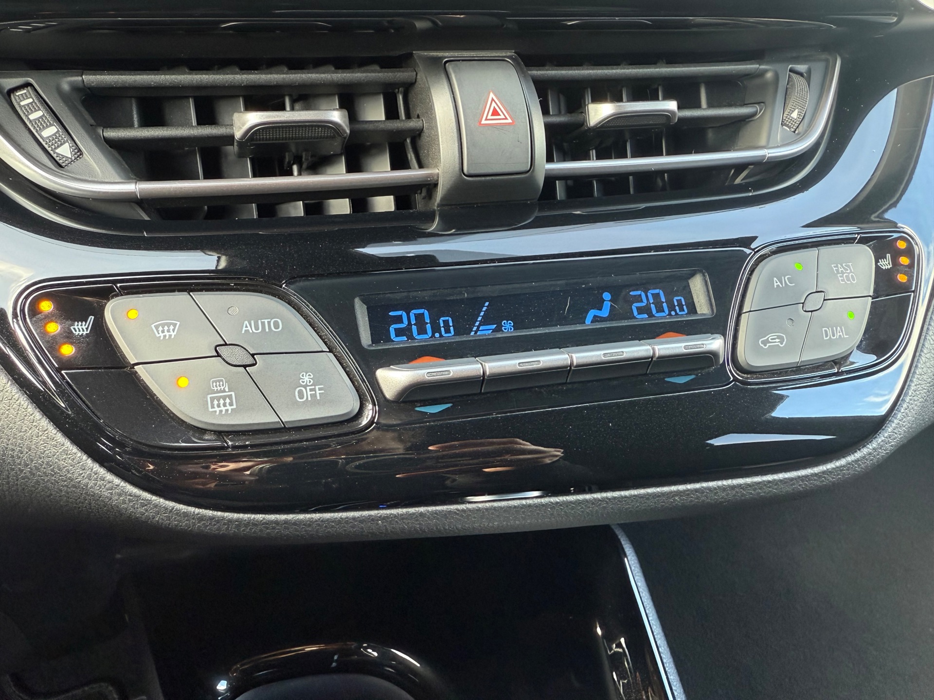 Foto van Toyota Toyota C-hr