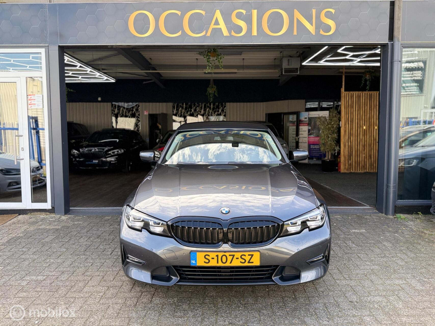 Foto van BMW 330i