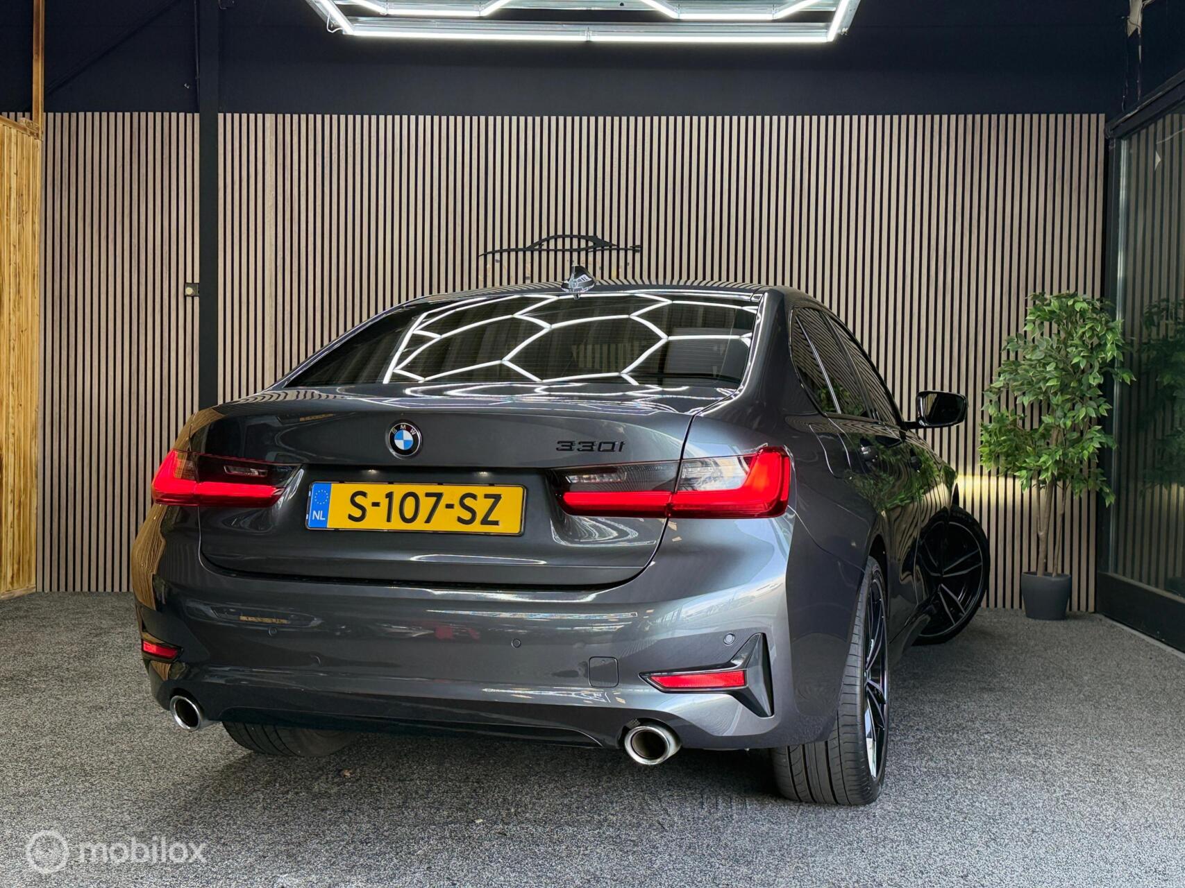 Foto van BMW 330i